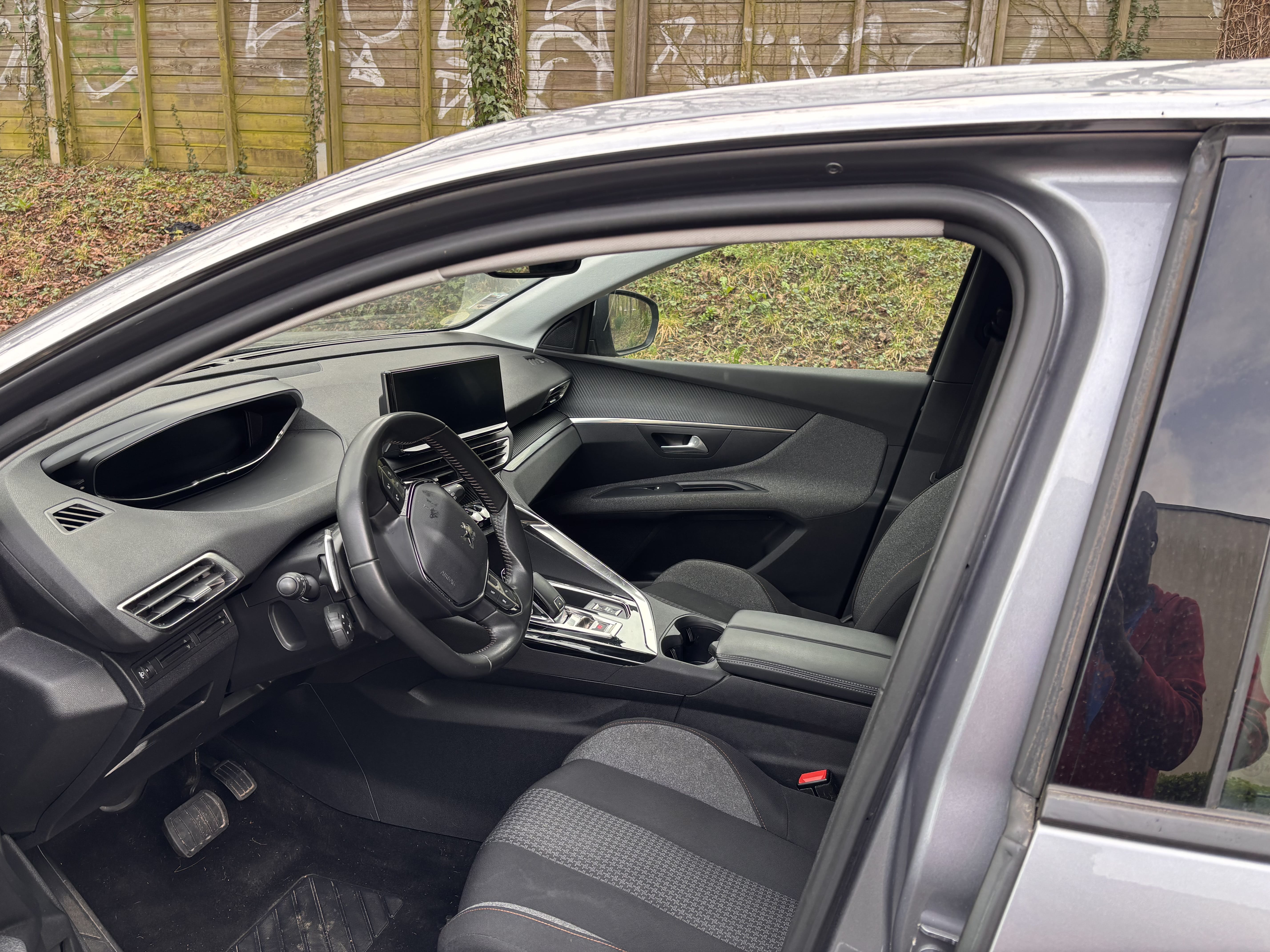 Peugeot 5008 with GPS