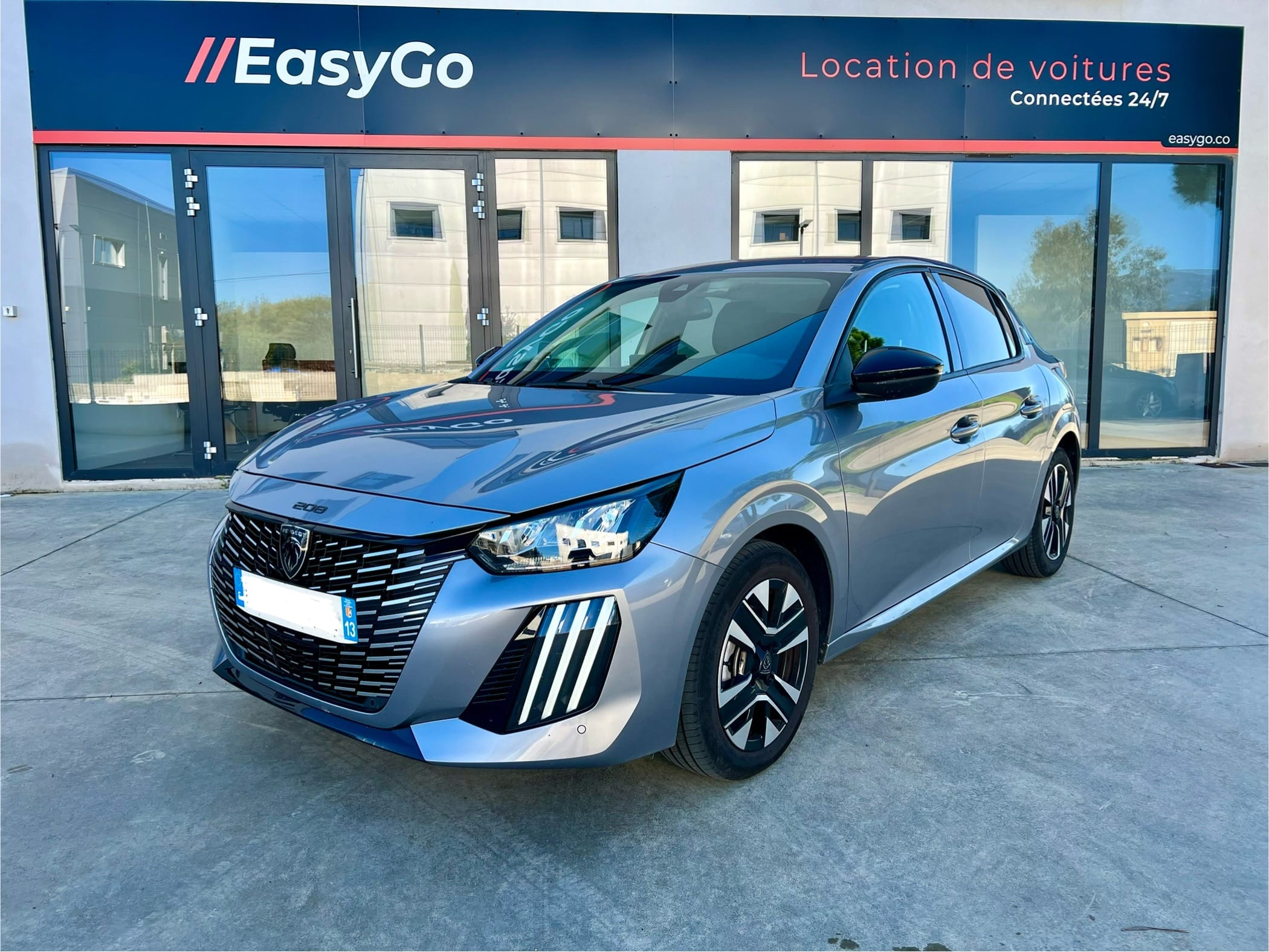 Peugeot 208 #549, 2024, Essence 95 / Électrique (hybride), automatique