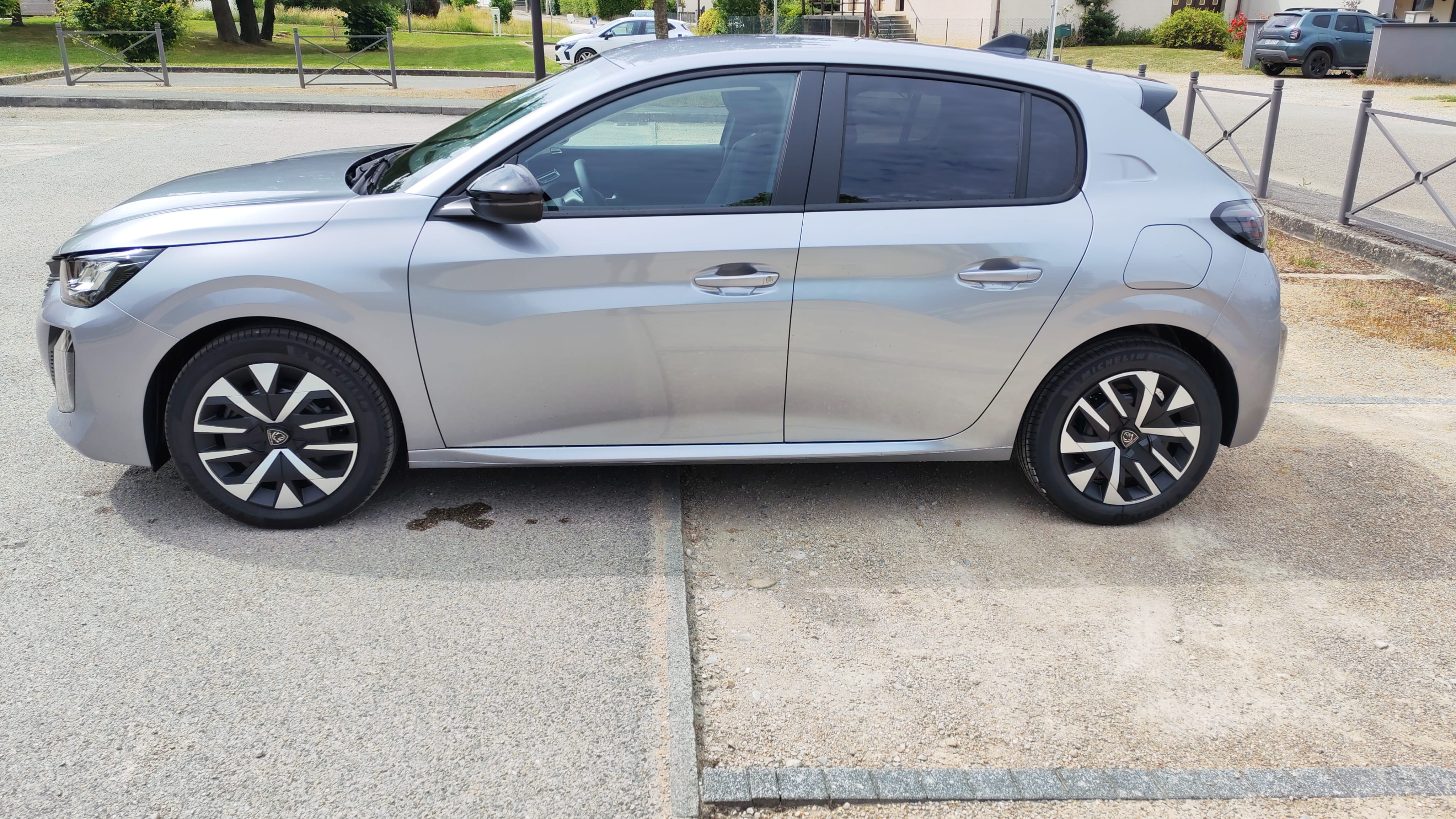 Peugeot 208 avec Climatisation