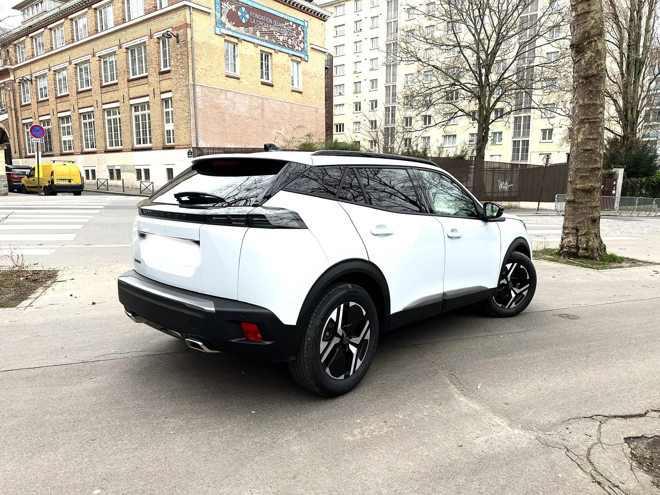 Peugeot 2008 GR381 avec Entrée audio / iPod