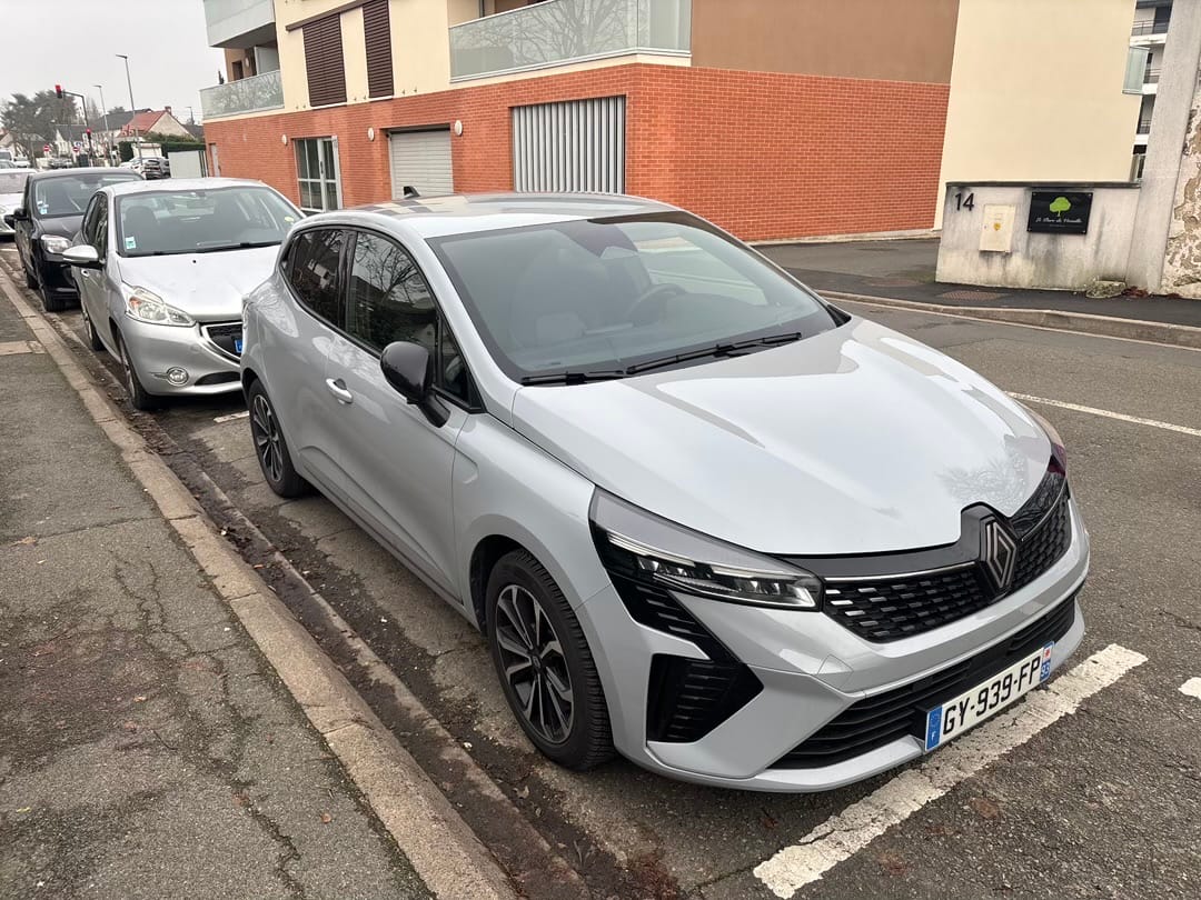 Renault Clio E-tech avec Climatisation