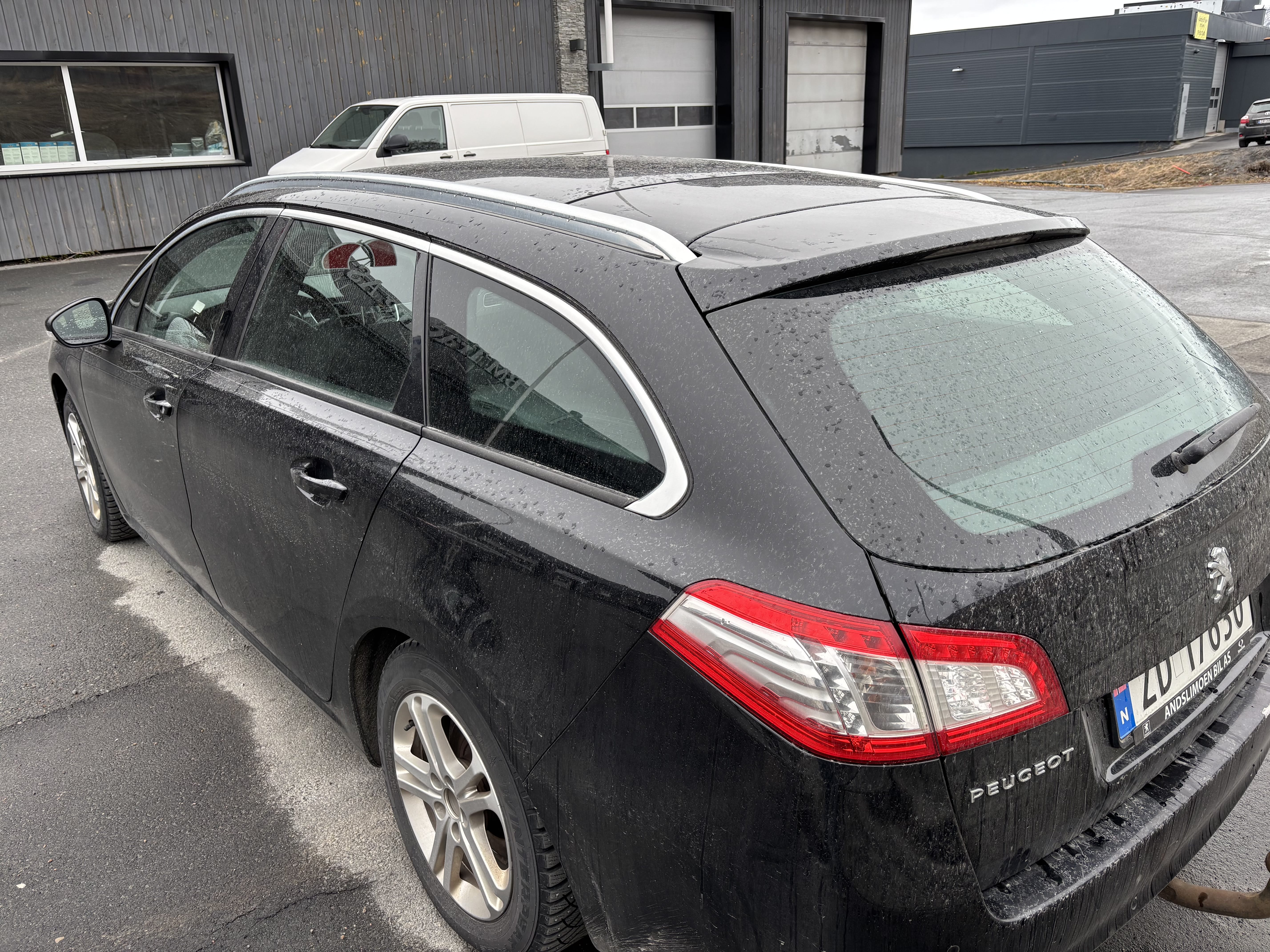 Peugeot 508 SW with Audio / iPod input