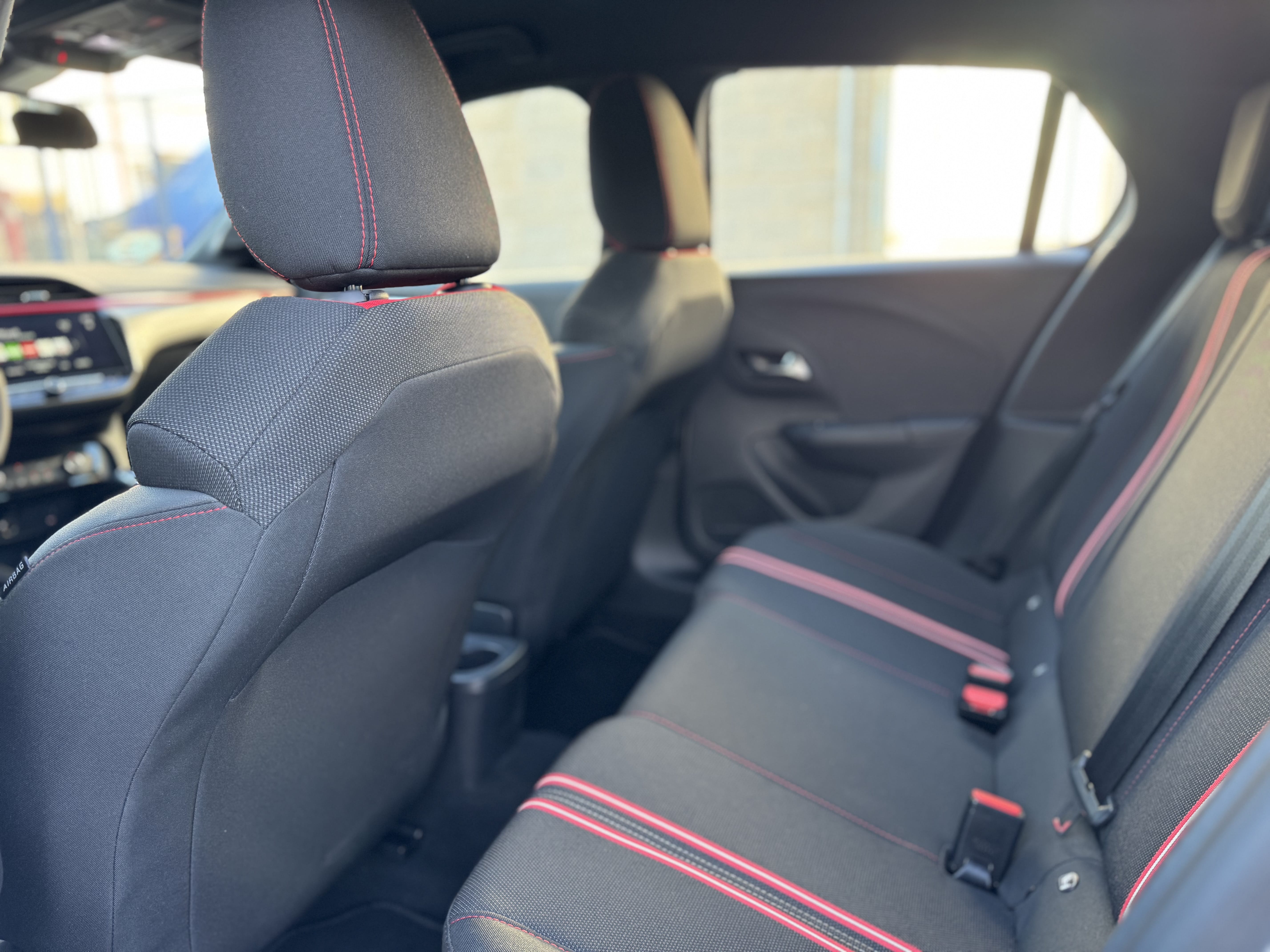 Opel Corsa 1.2 turbo con Silla infantil