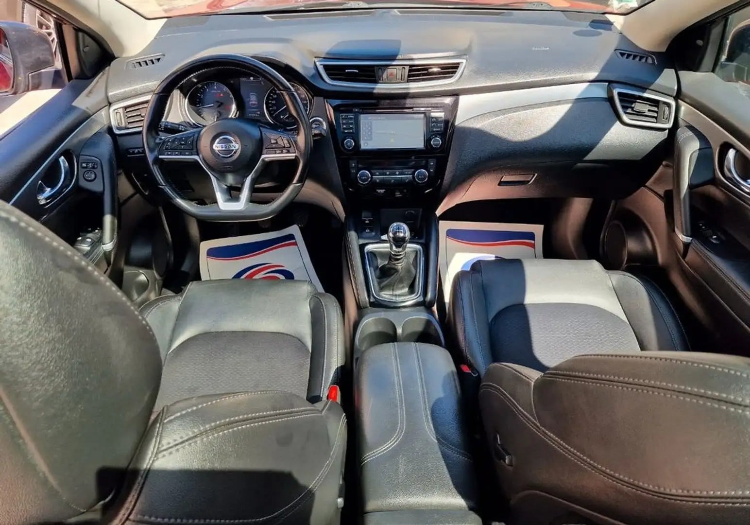 Nissan Qashqai mit Navigationsgerät