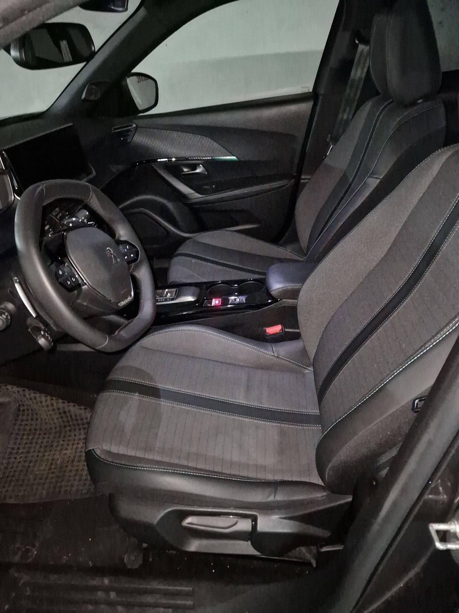 Peugeot 2008 avec GPS