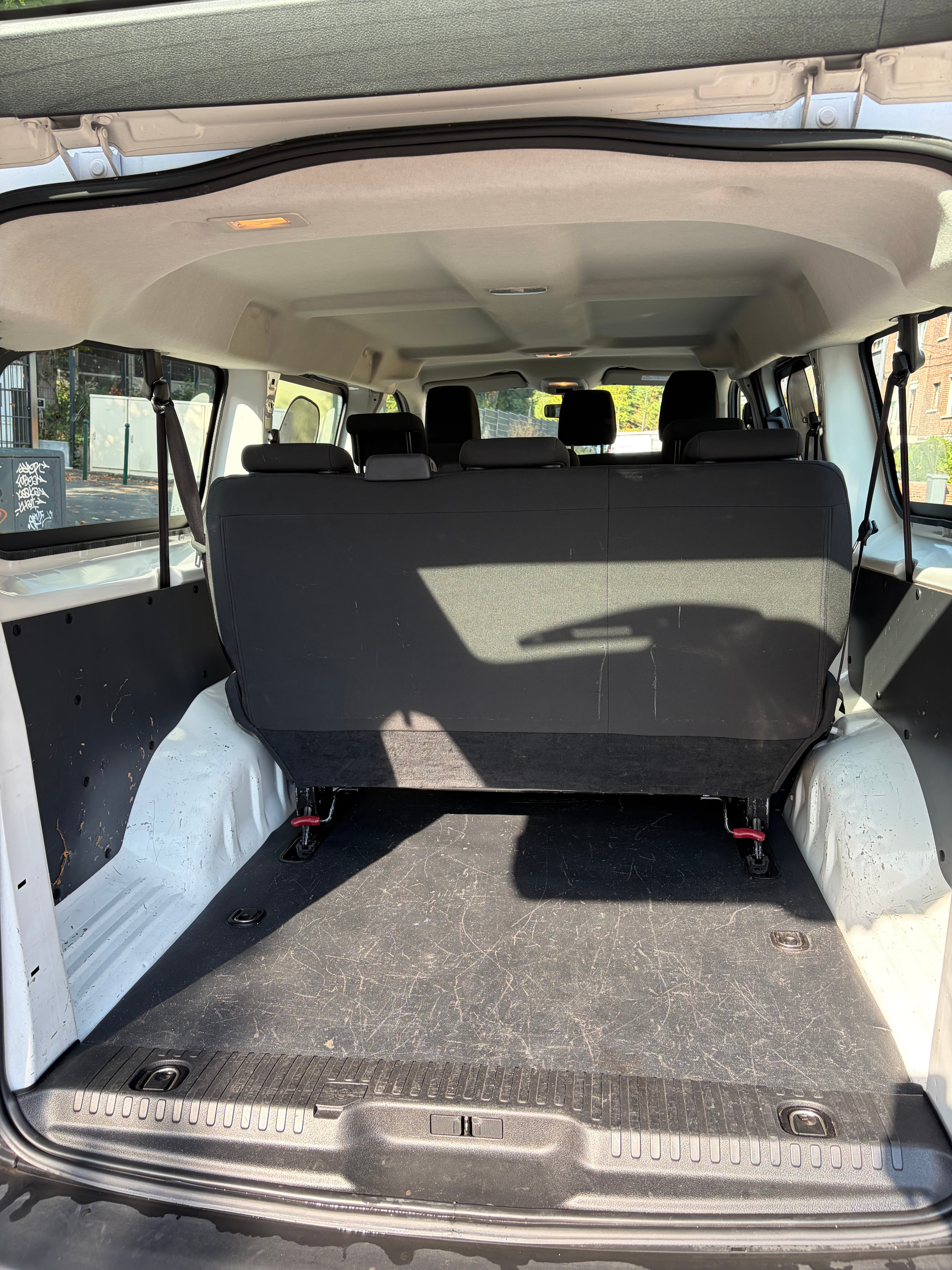 Peugeot Expert Combi avec Apple CarPlay