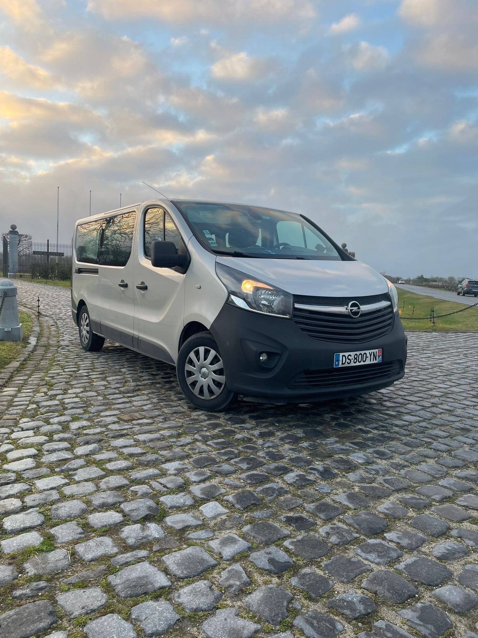 Opel Vivaro avec Attelage