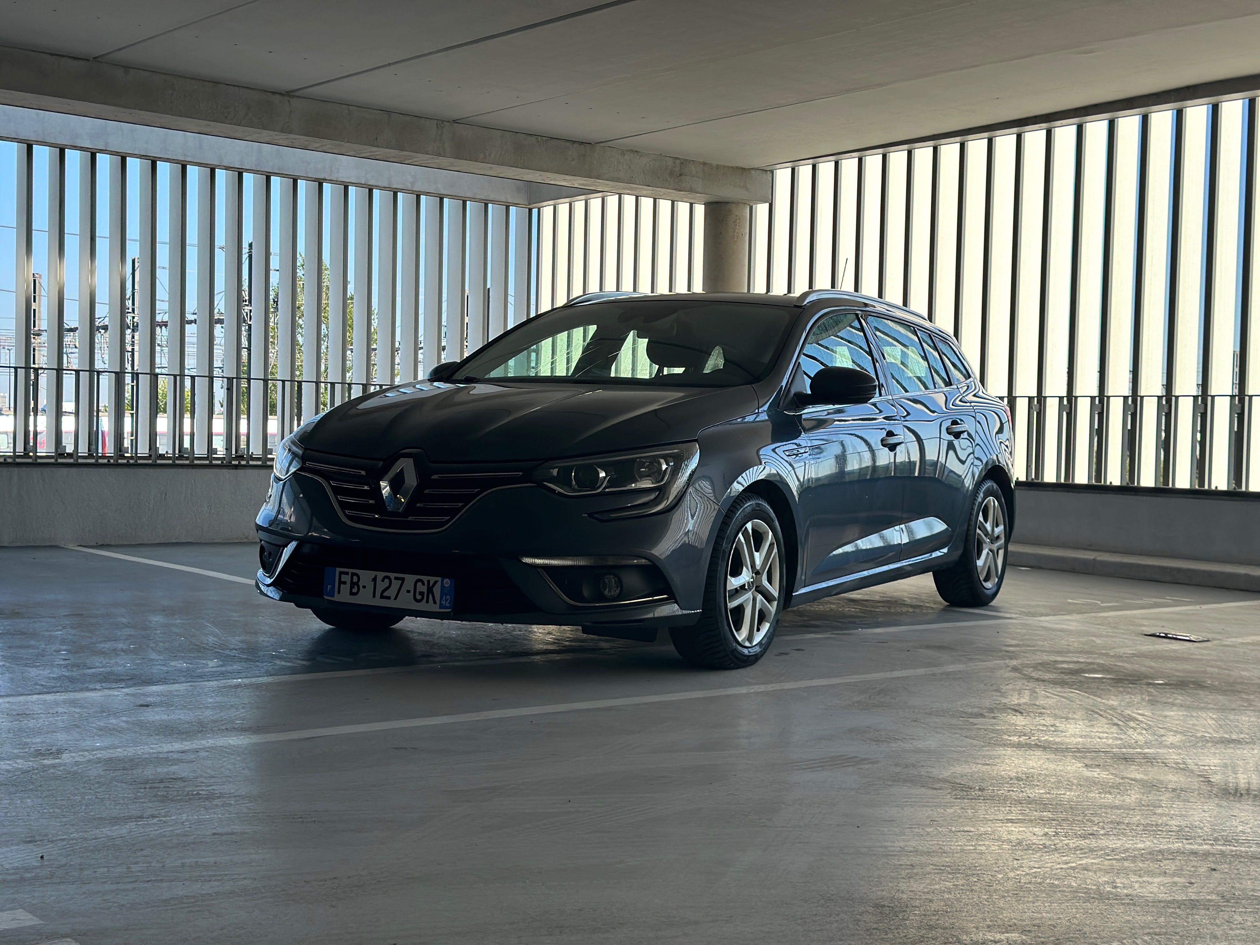 Renault Mégane Estate  Louez la Renault Mégane Estate DCI – Spacieuse, Confortable & Économique à Bordeaux !, 2018, Diesel, automatique