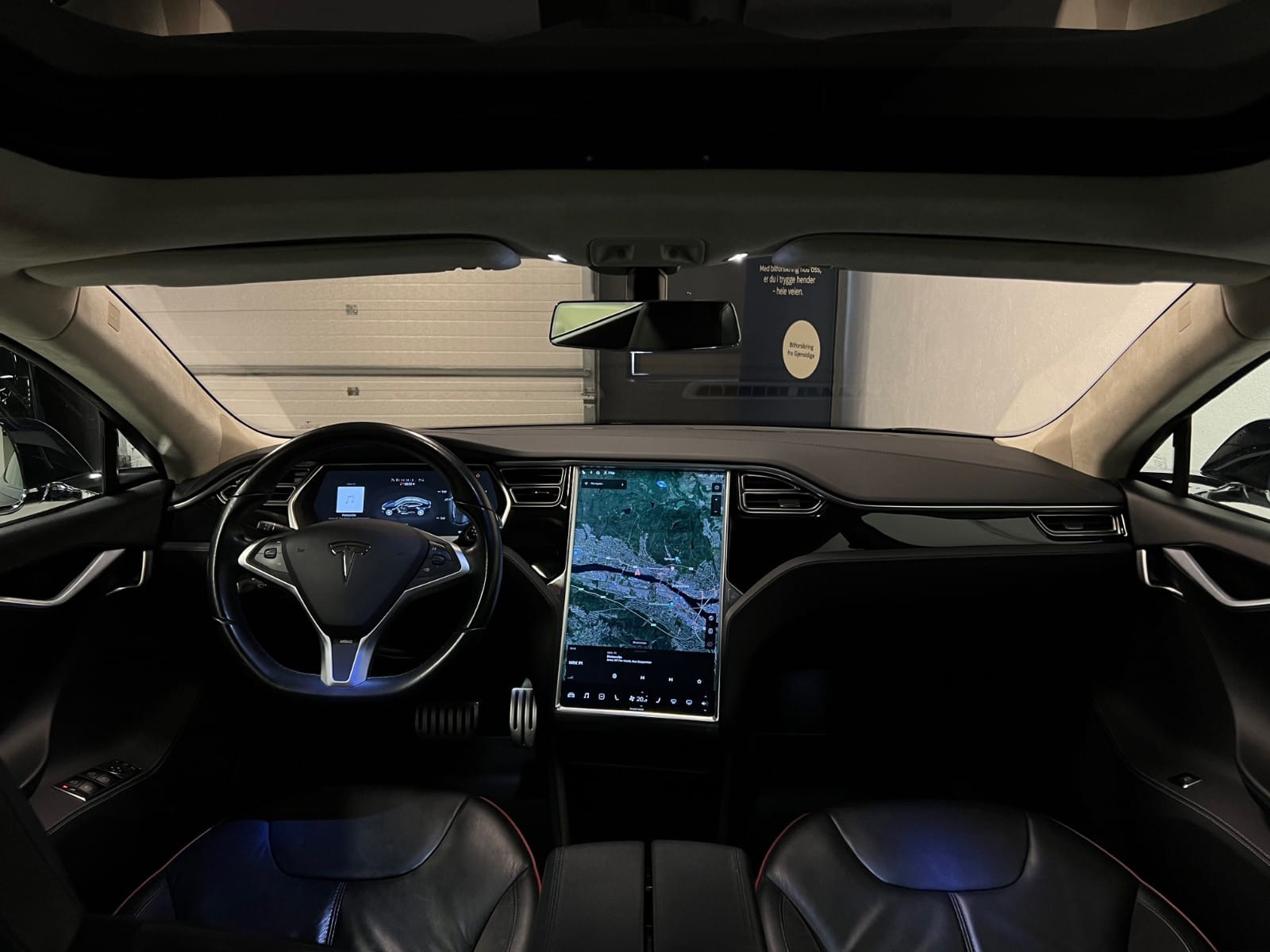 Tesla Model S med Cruisekontroll