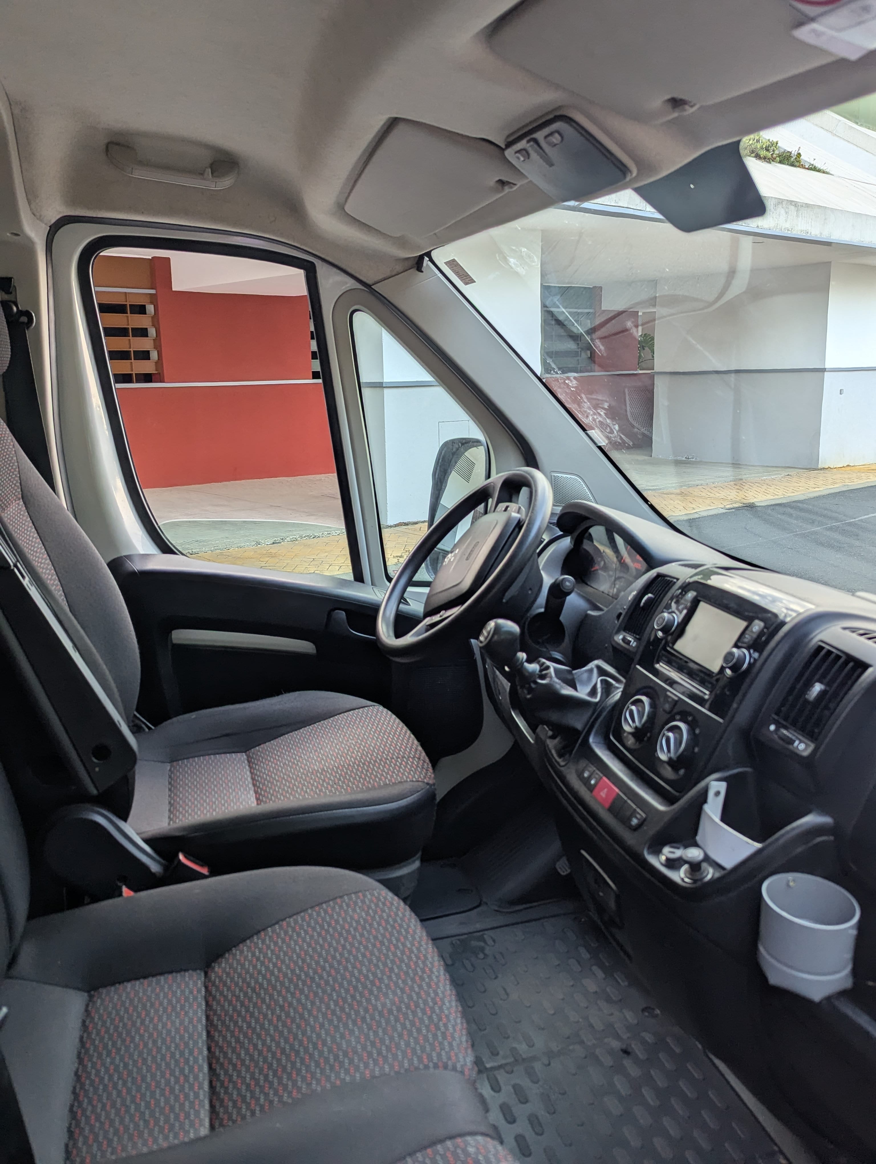 Peugeot Boxer con Enganche