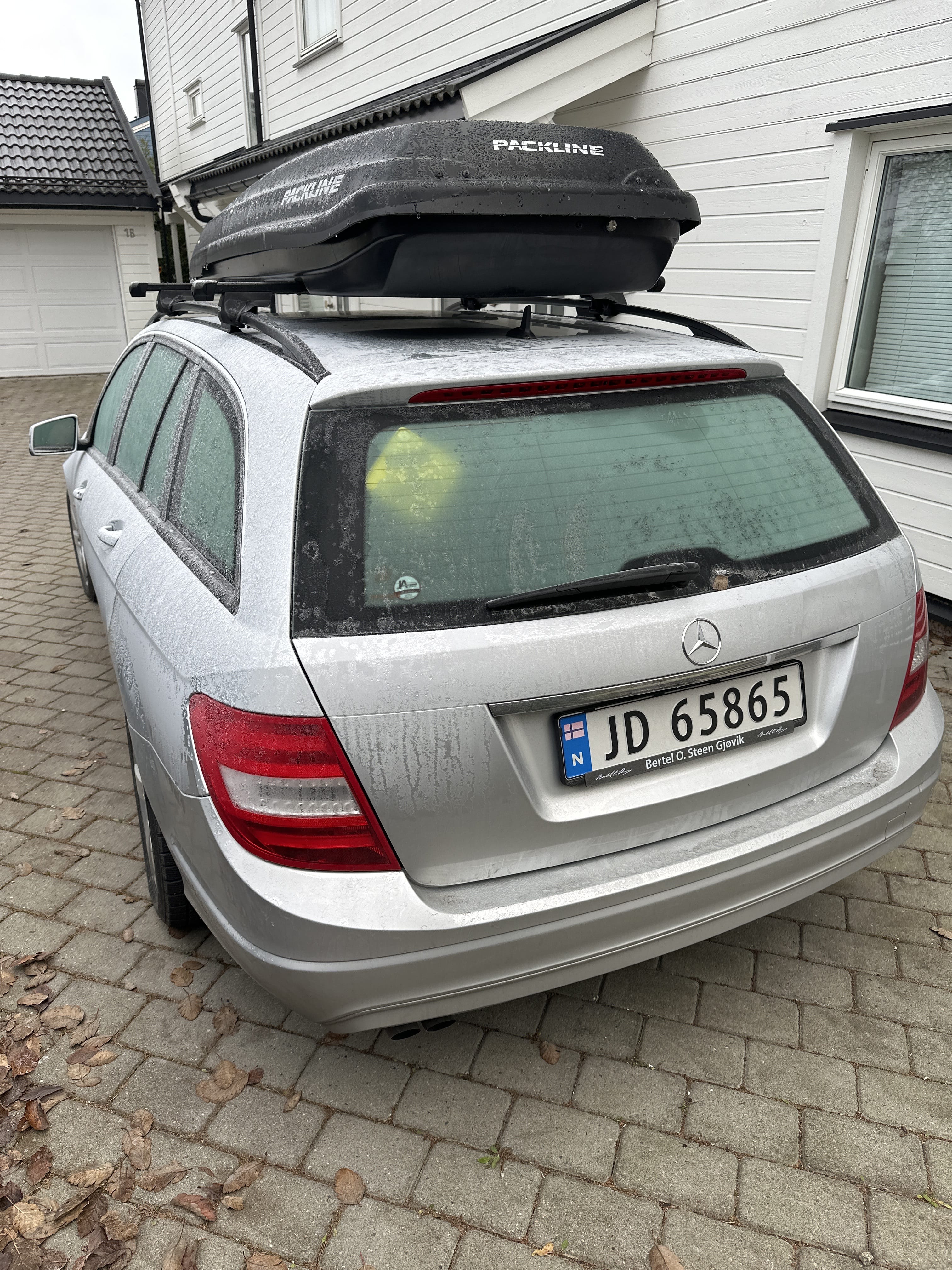 Mercedes-Benz C-Klasse with Baby seat