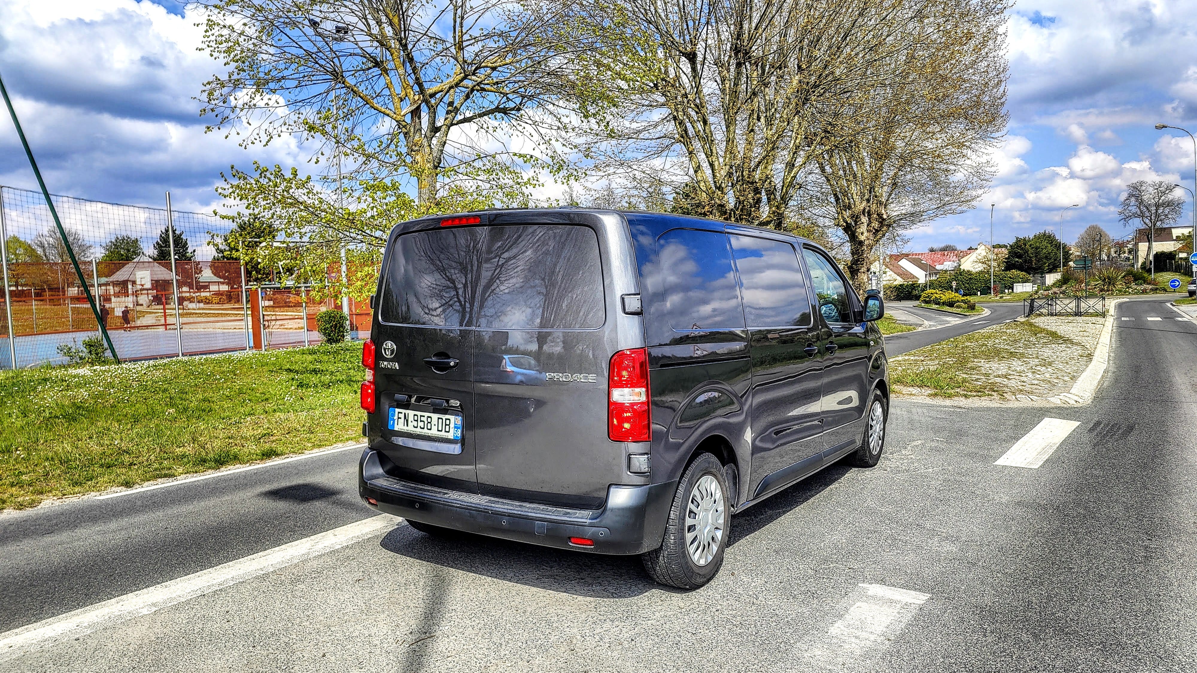 Toyota Proace Fourgon  6,6m3 - FN958DB with Bluetooth audio