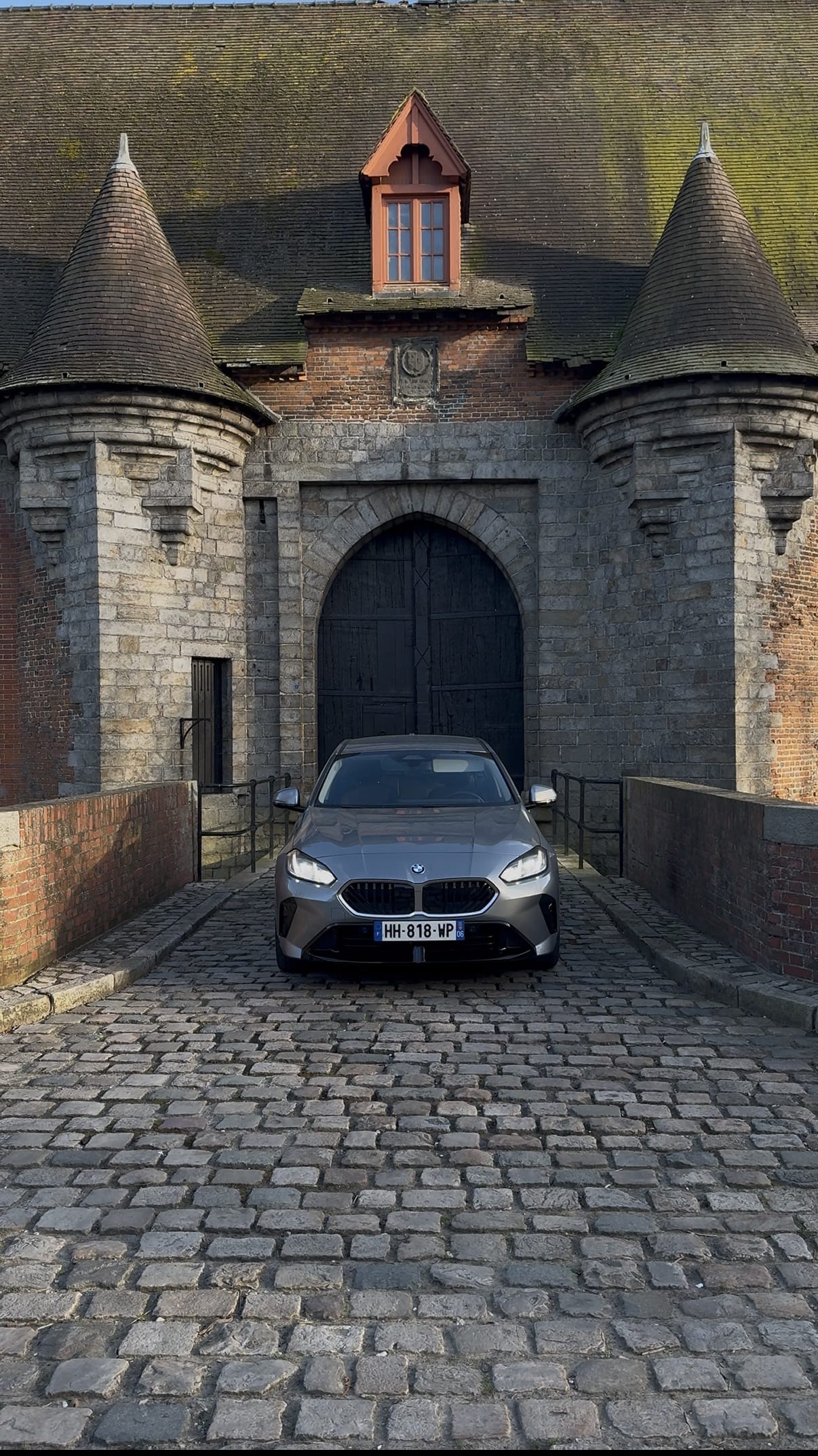 BMW Série 1, 2026, Essence 98 / Électrique (hybride), automatique