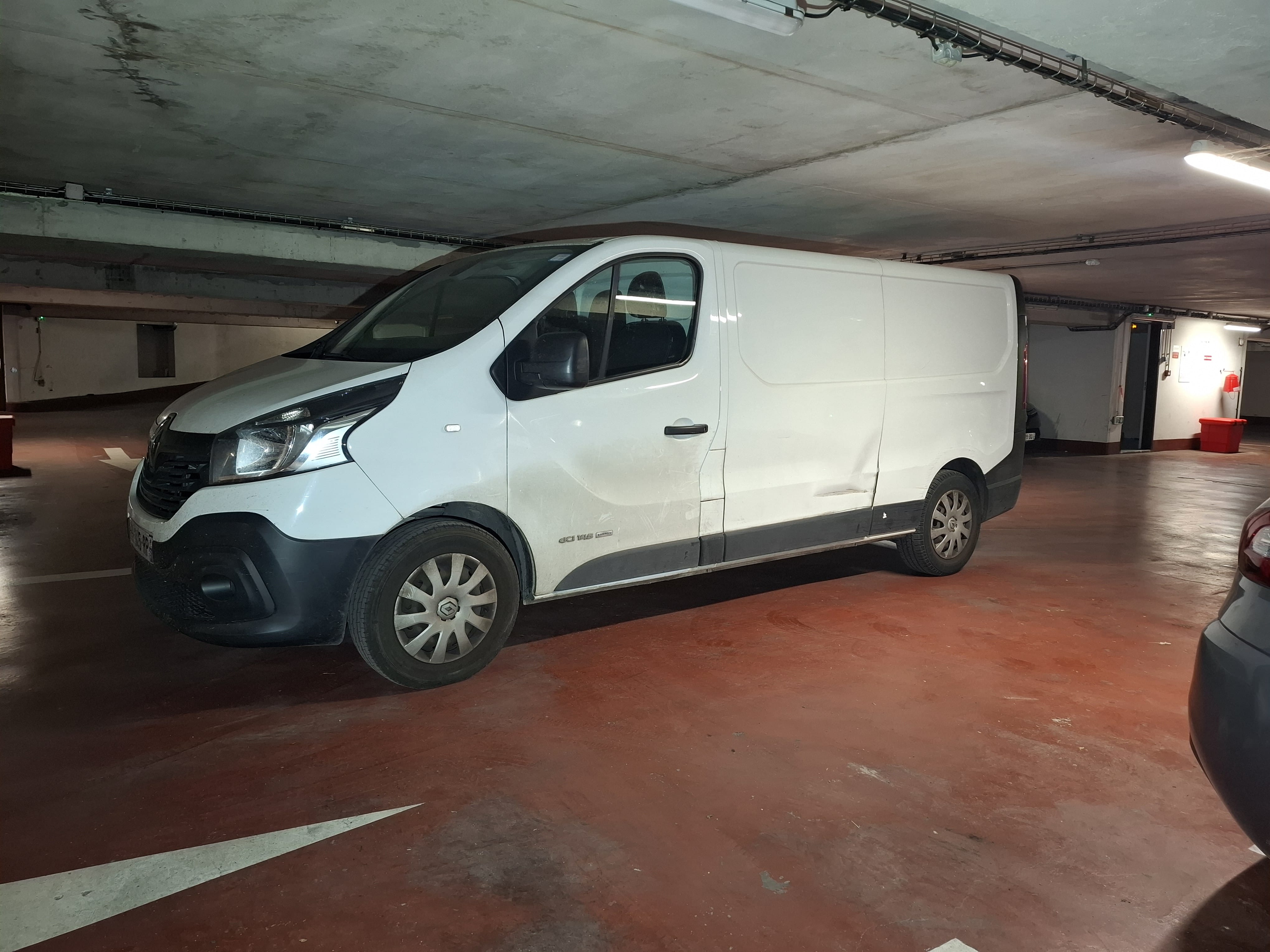 Renault Trafic Double Cabine  EN345 avec Audio Bluetooth
