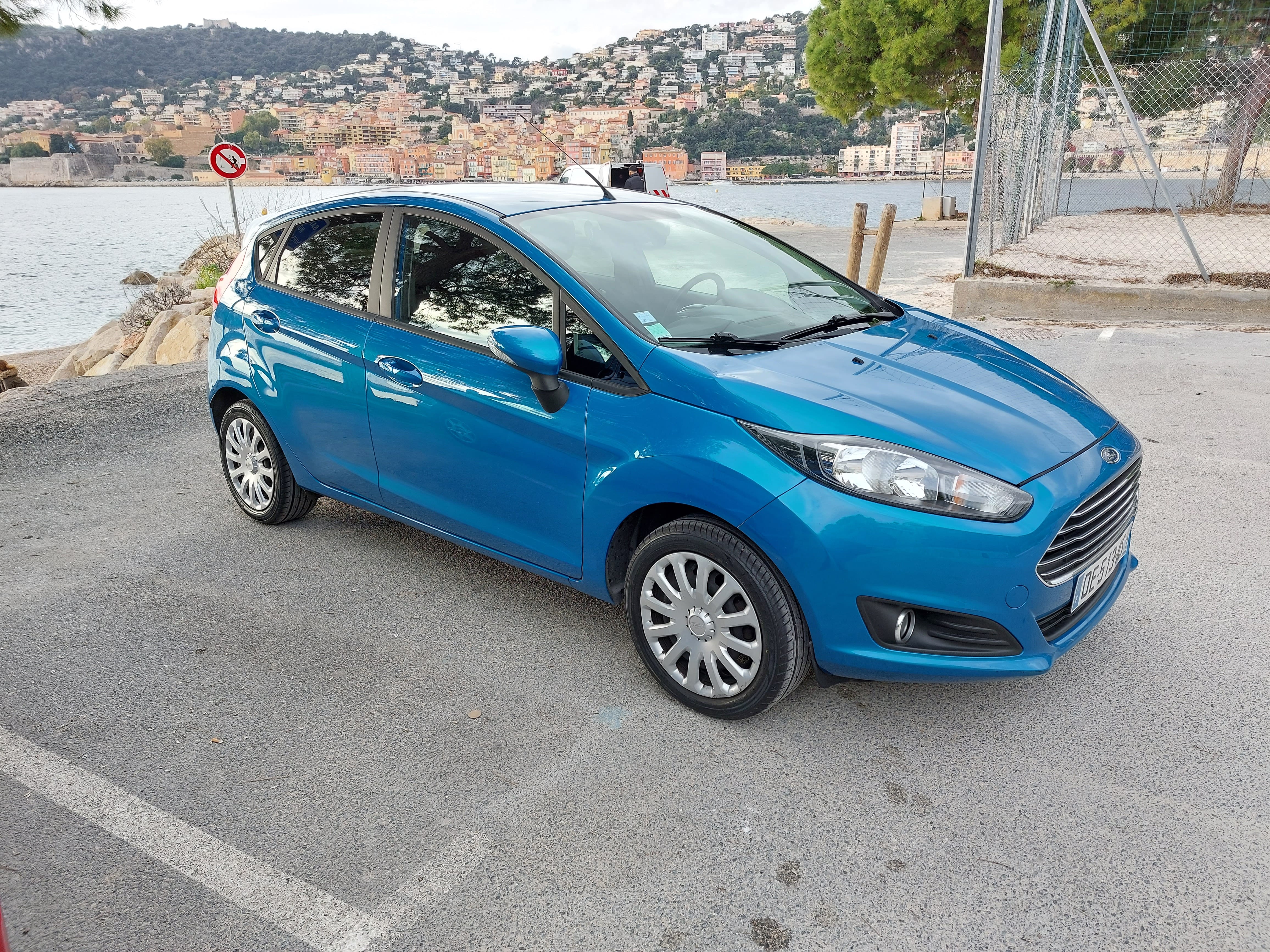 Ford Fiesta avec Climatisation