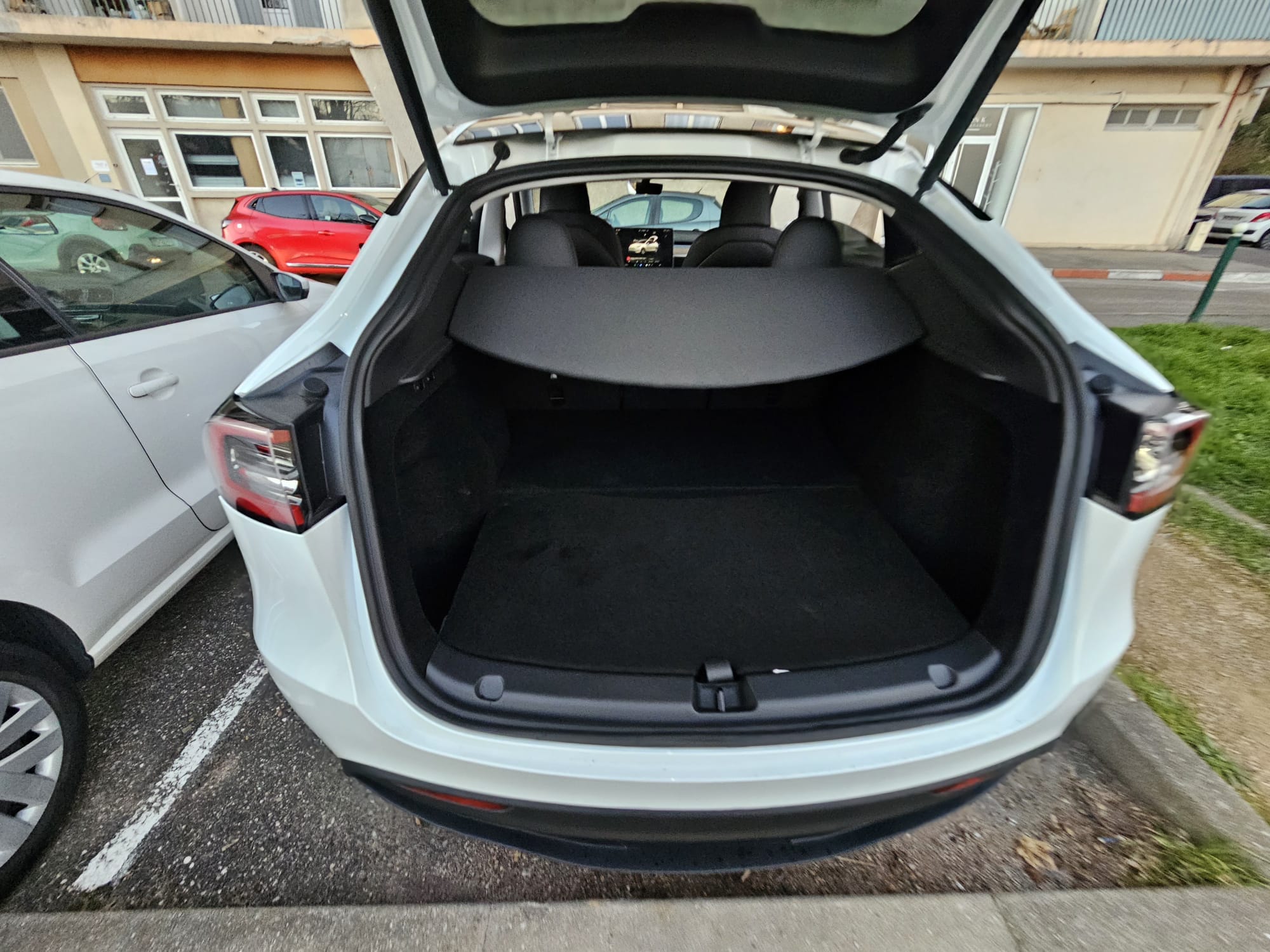 Tesla Model Y avec Audio Bluetooth