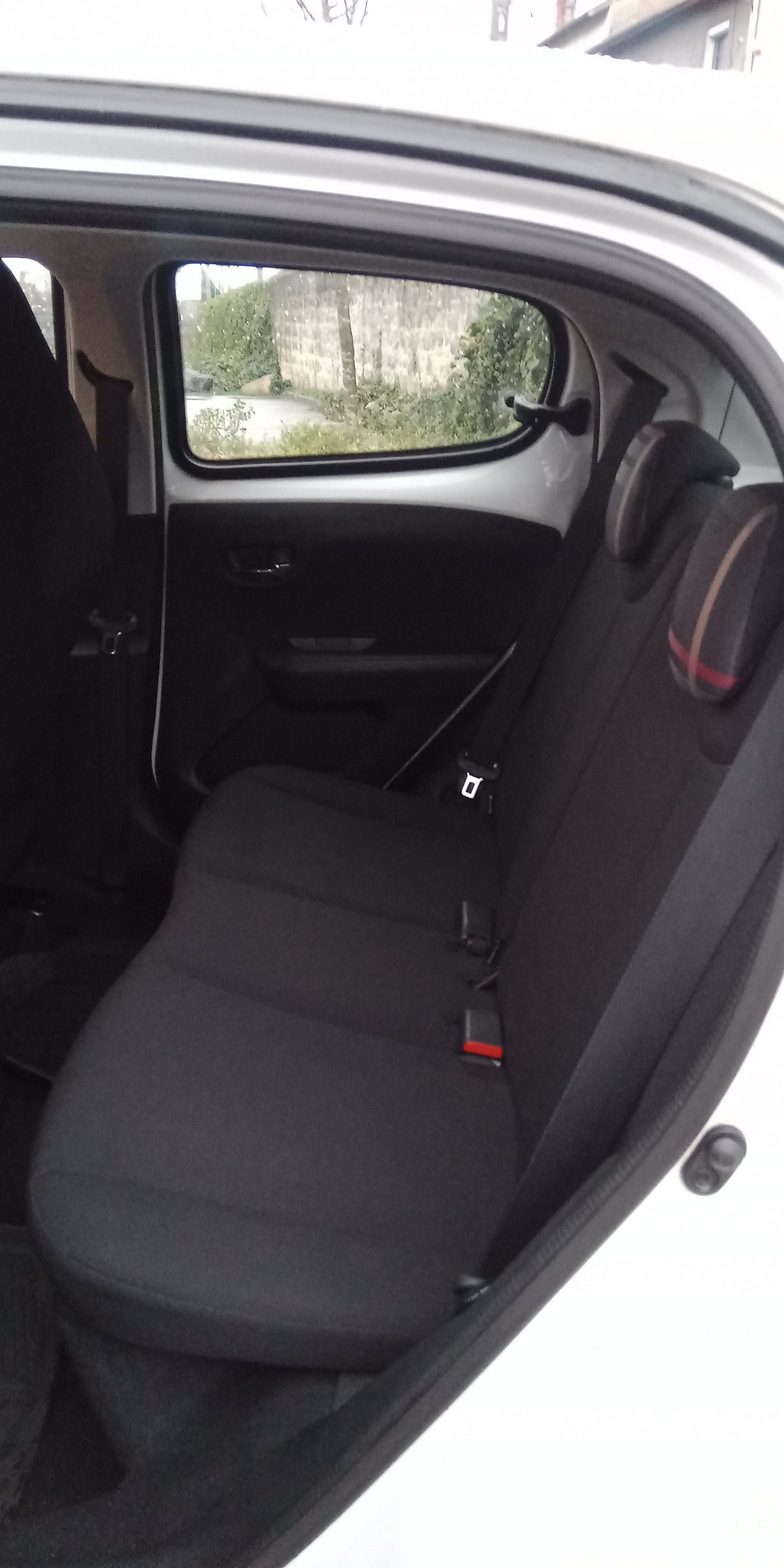 Peugeot 108 5 portes avec Régulateur de vitesse