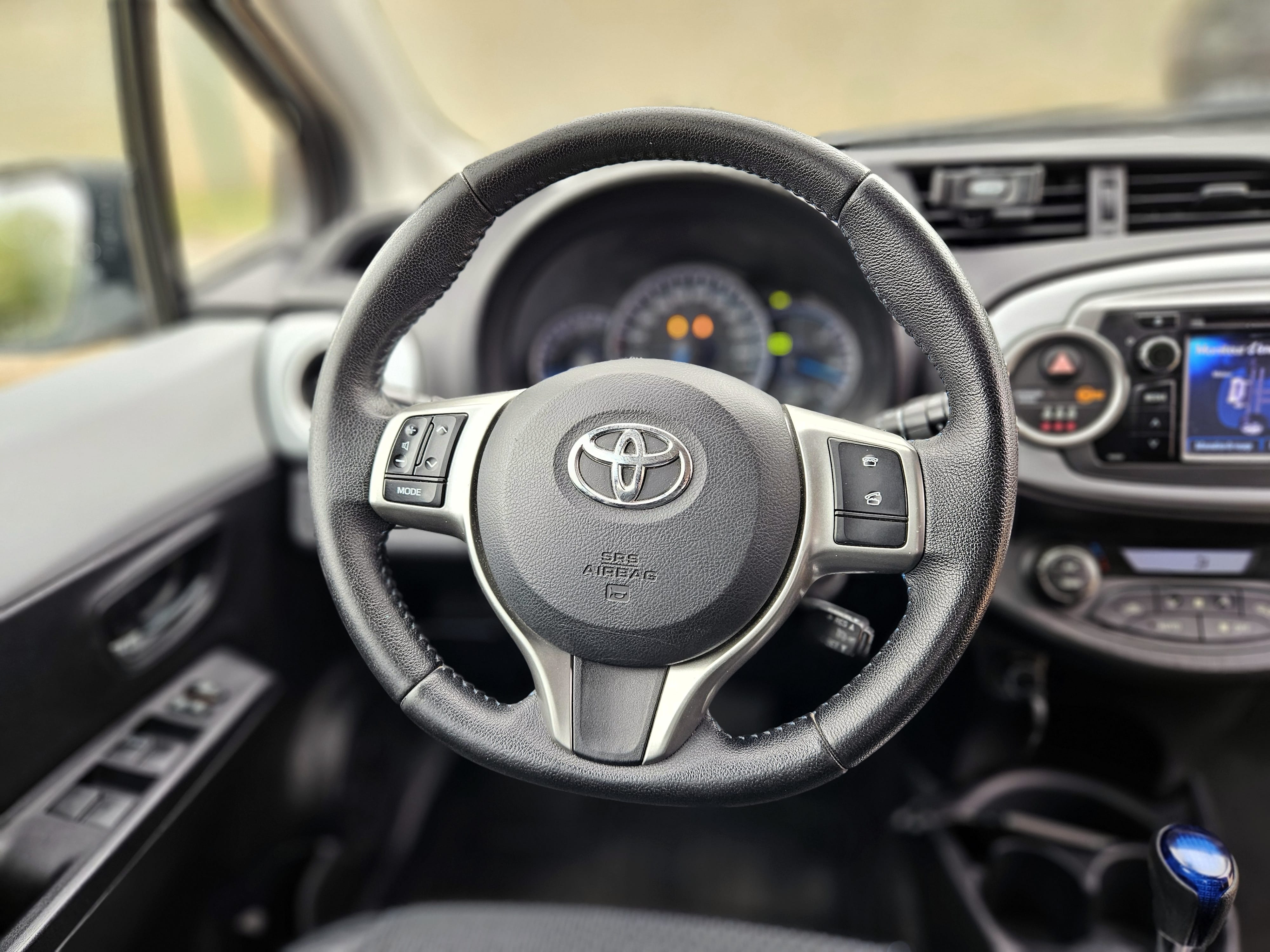 Toyota Yaris Hybride avec Accessible fauteuil roulant
