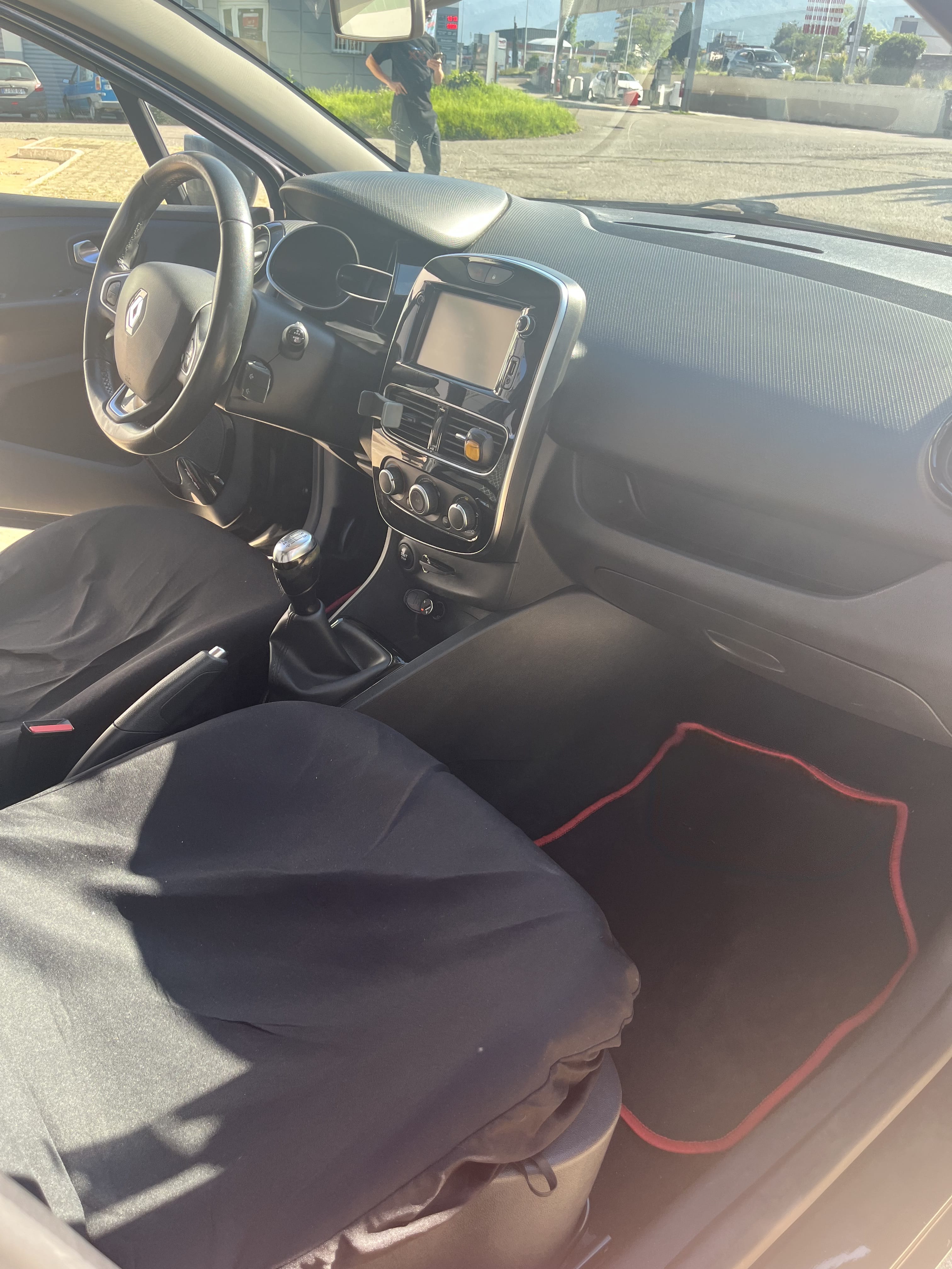 Renault Clio with Cruise control