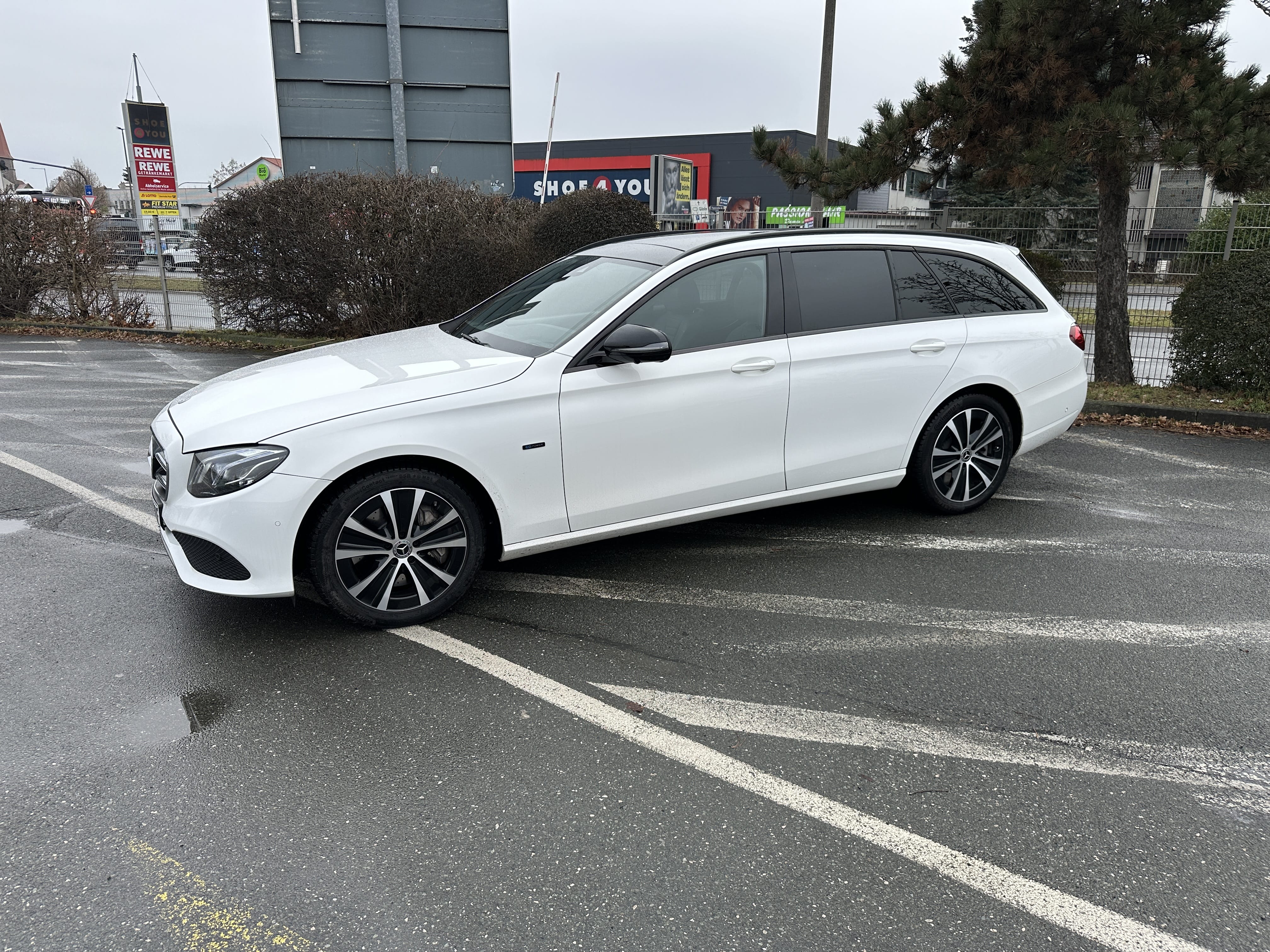 Mercedes-Benz E-Klasse Hybrid, 2019, Diesel / Elektro (Hybrid), Automatik