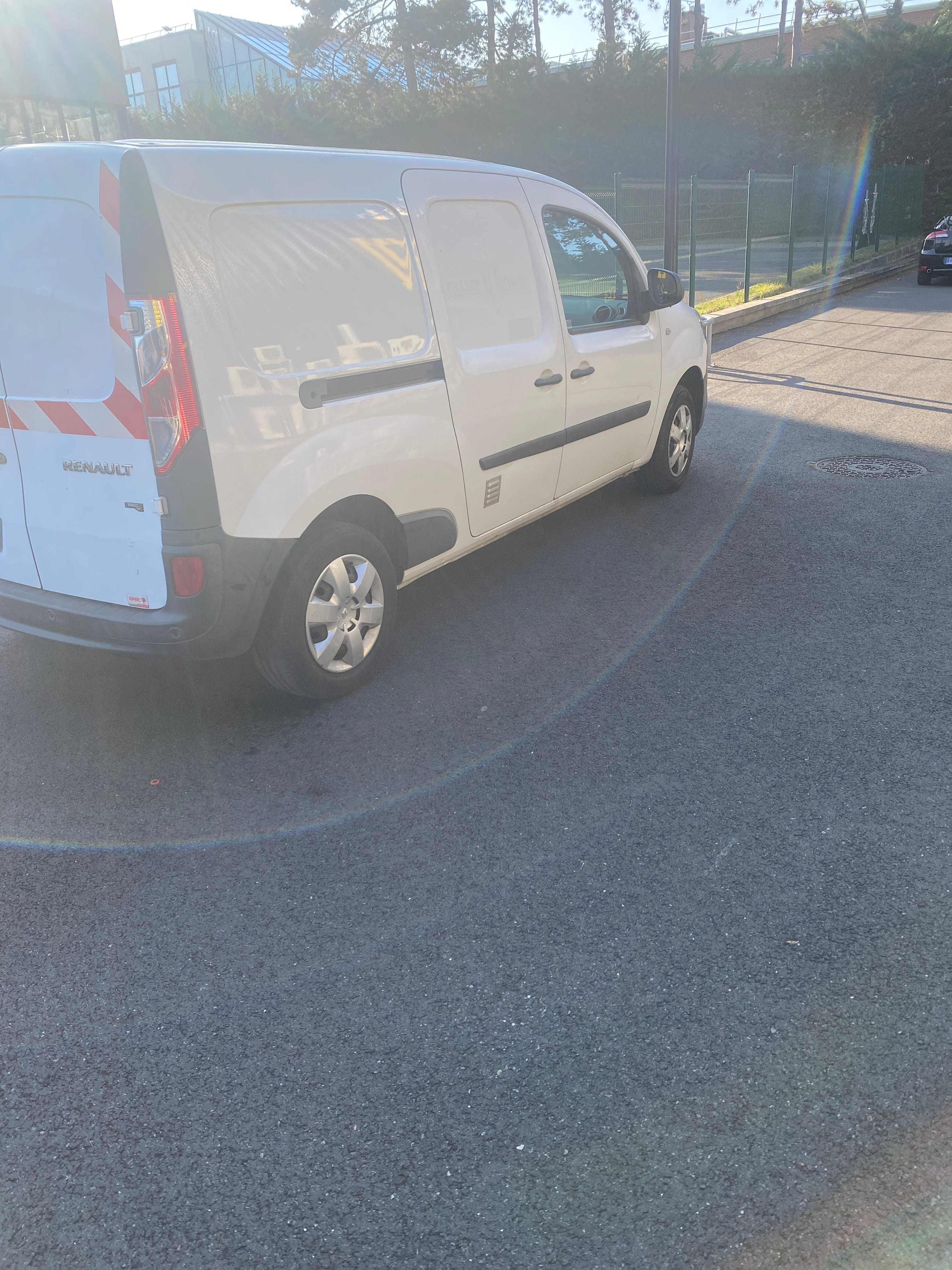 Renault Kangoo Fourgon avec GPS