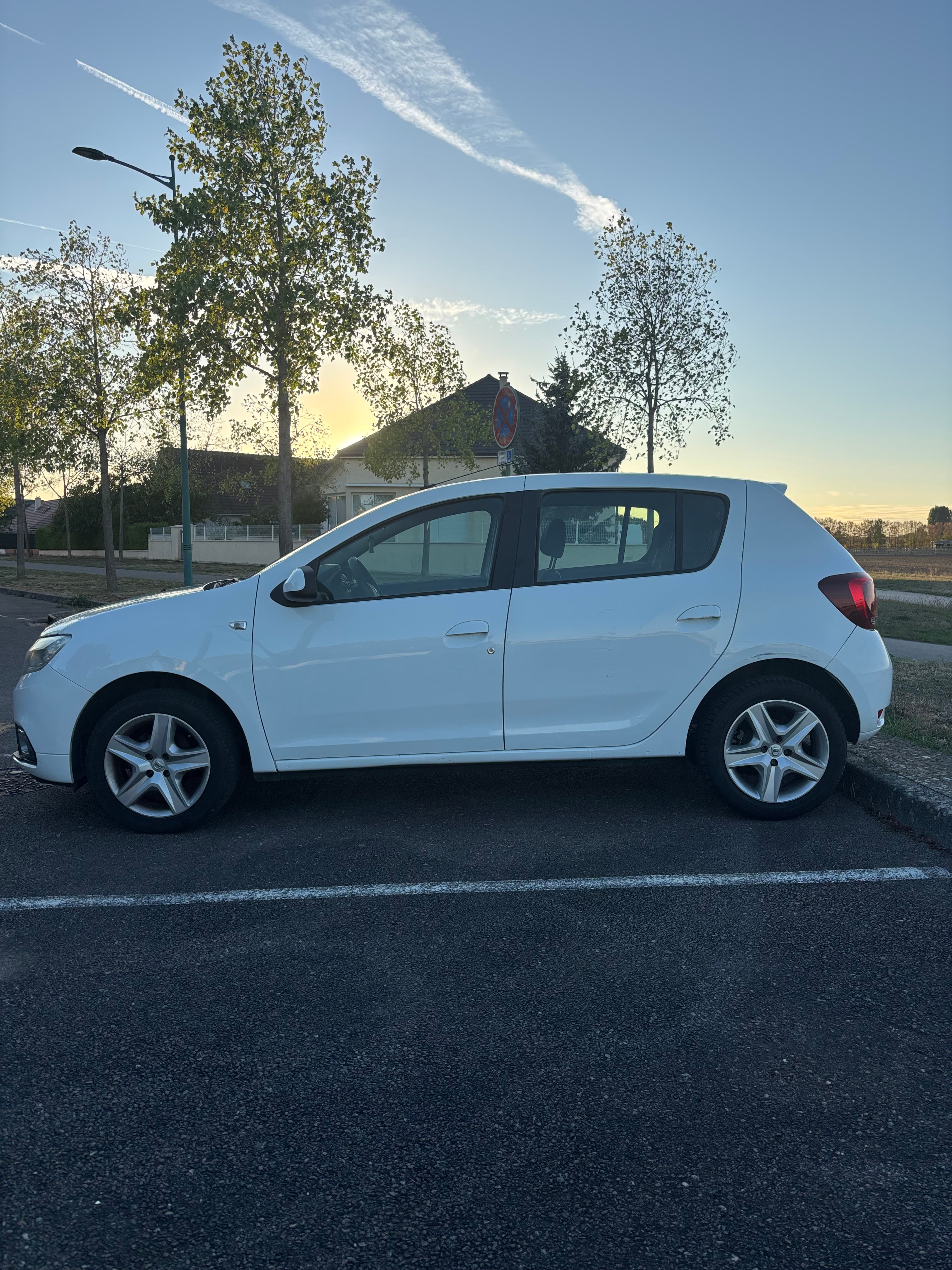 Dacia Sandero avec Climatisation