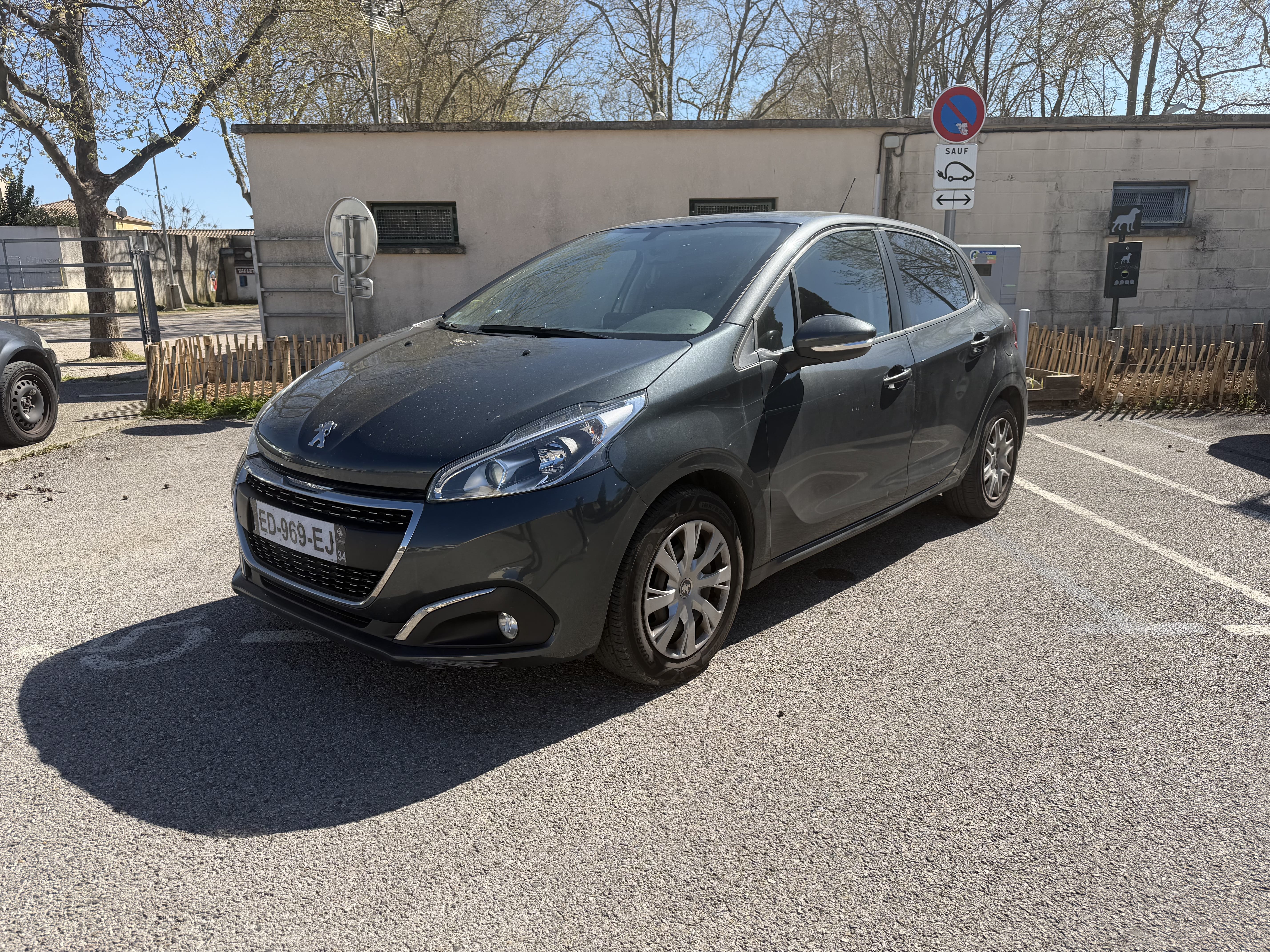 Peugeot 208 avec Climatisation
