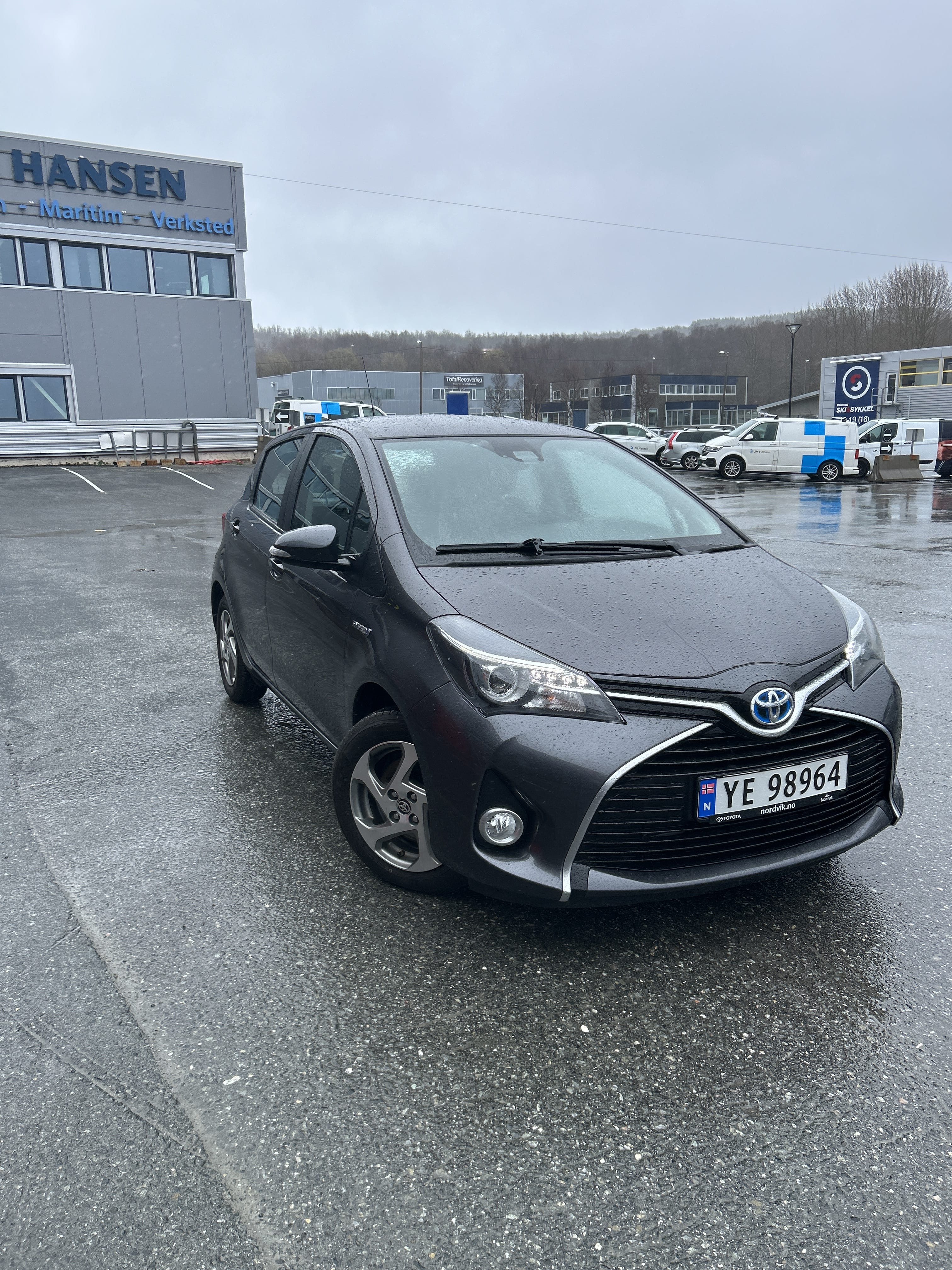 Toyota Yaris Hybrid, 2015, Blyfri 95, automatisch
