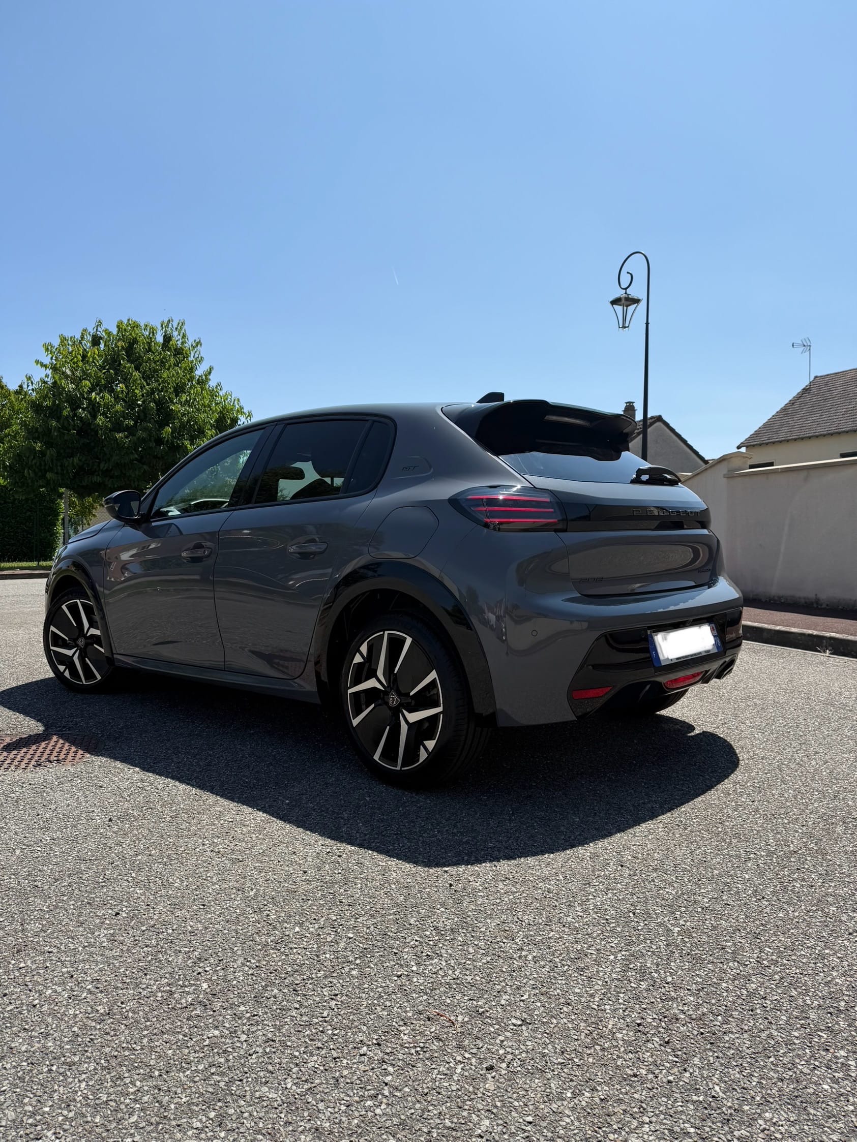 Peugeot 208 avec GPS