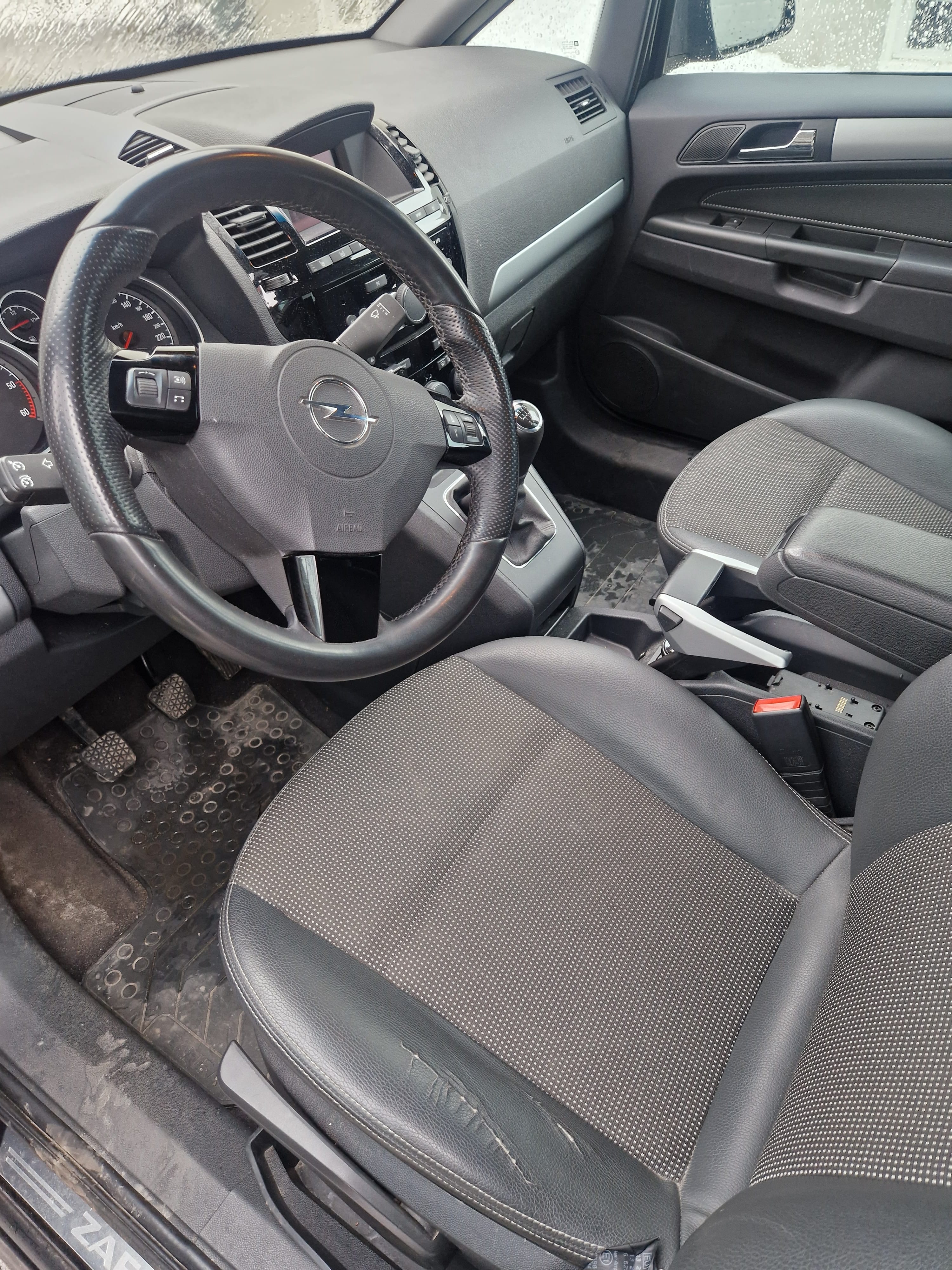 Opel Zafira med Tilhengerfeste