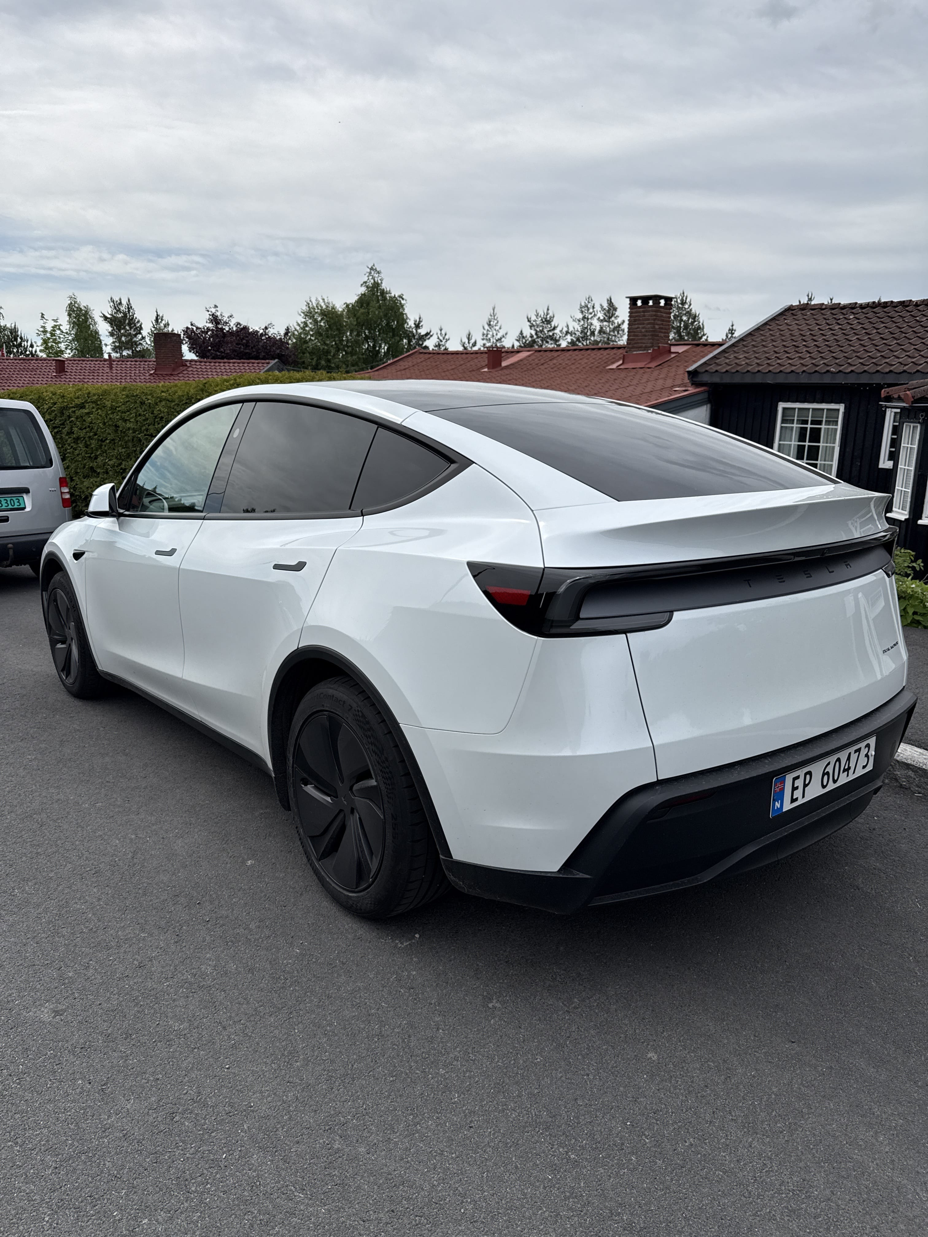 Tesla Model Y Long Range con Cámara de marcha atrás