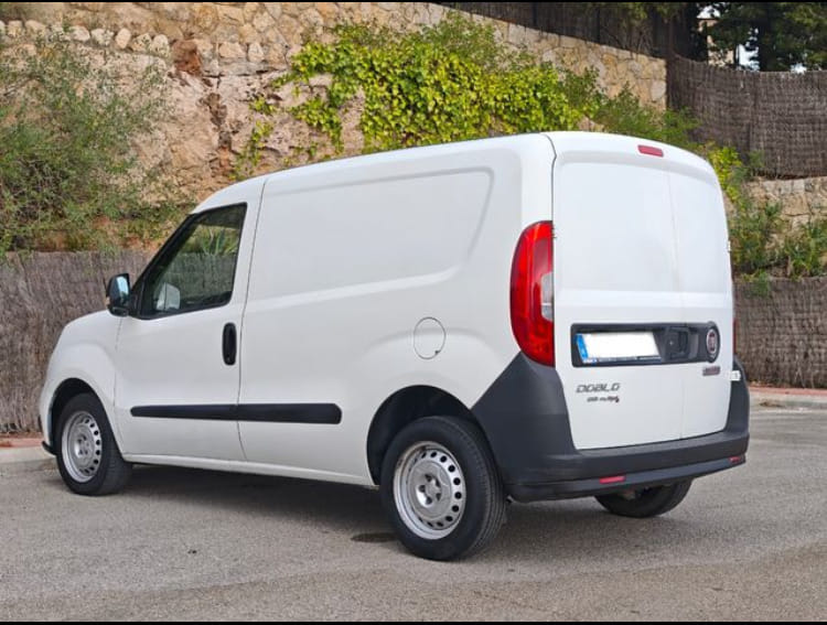 Fiat Doblo Cargo con Audio Bluetooth