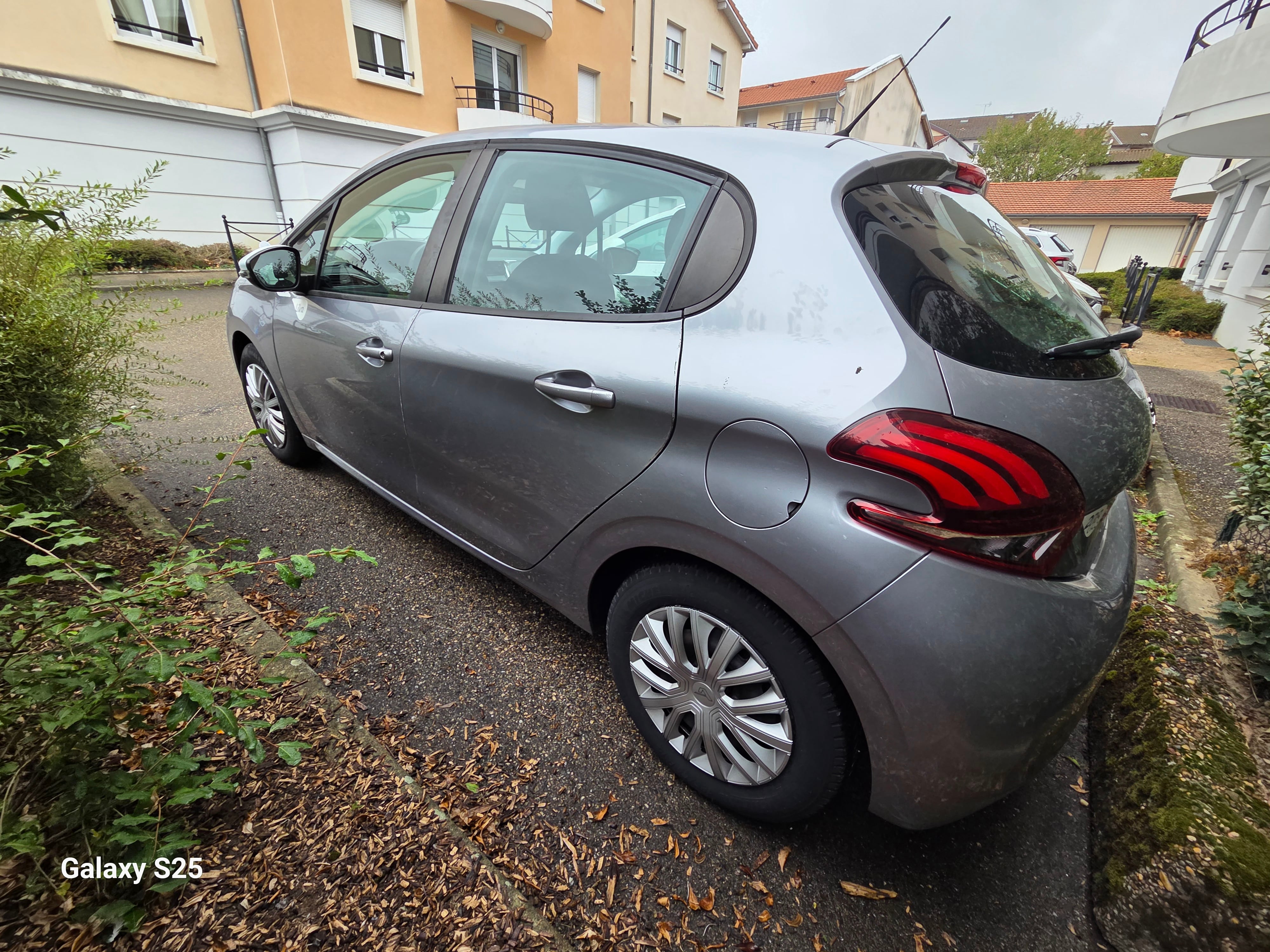 Peugeot 208 avec Régulateur de vitesse