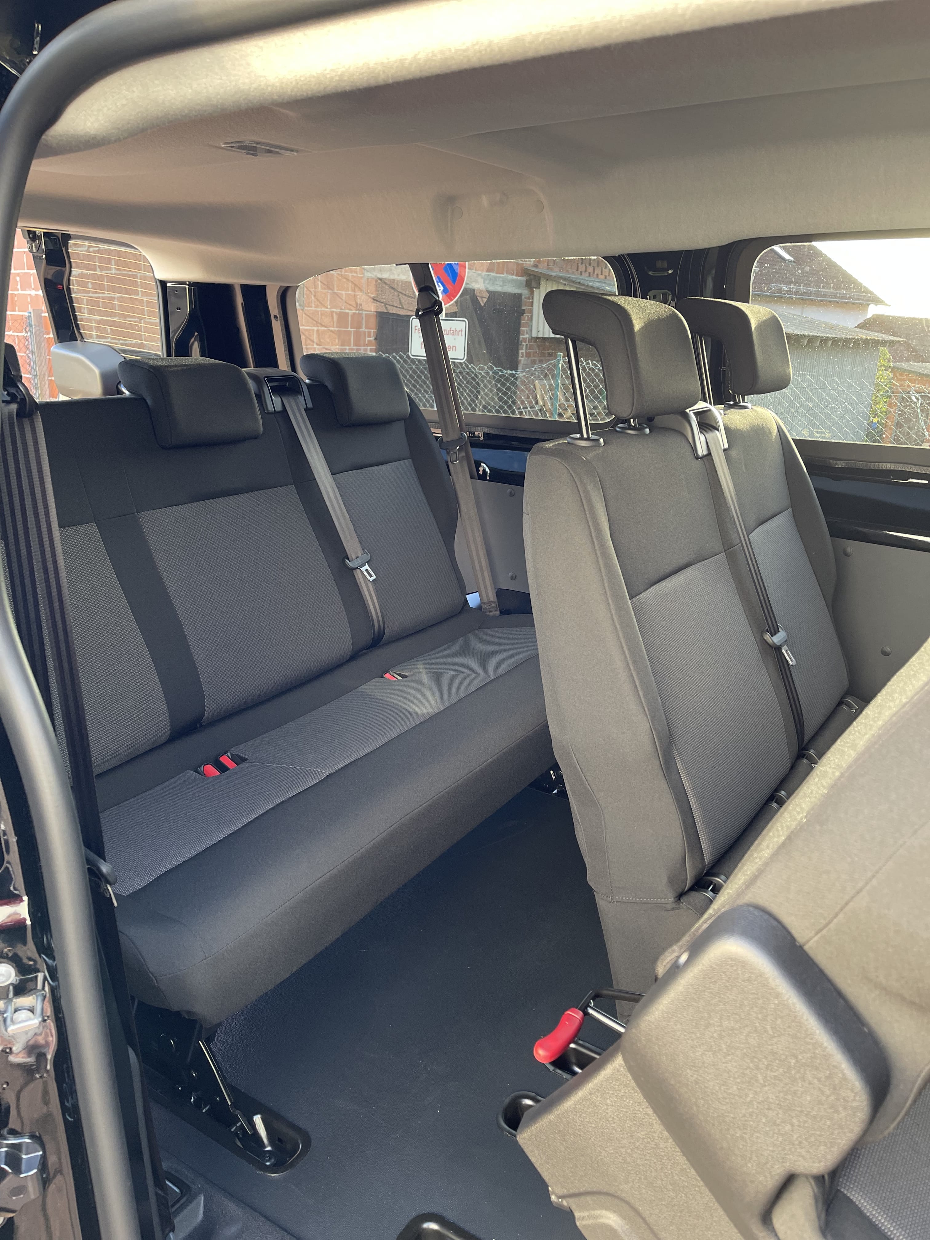 Opel Vivaro 2,0 CDTI mit Rollstuhl geeignet