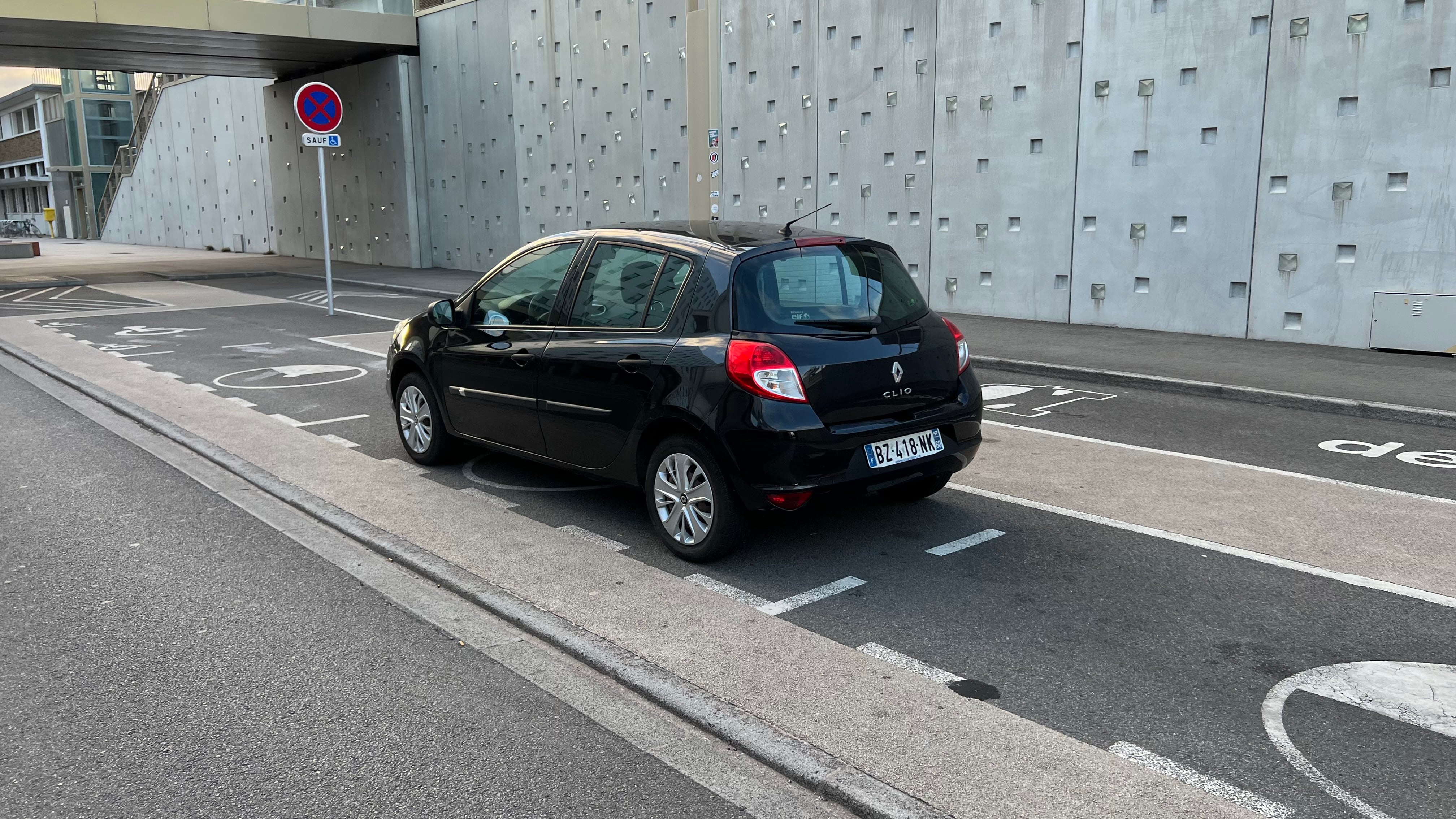 Renault Clio 3 essence avec Climatisation