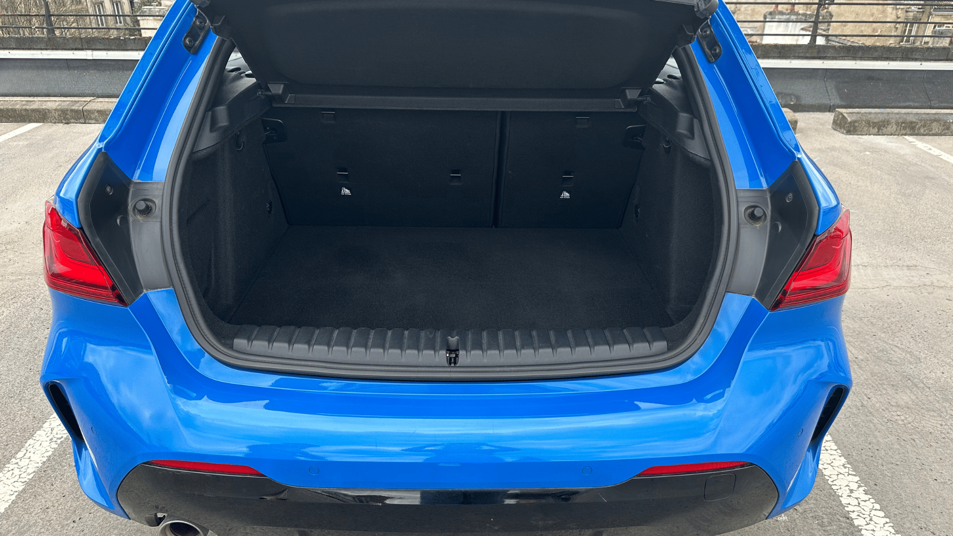 BMW Série 1 M Sport BLEU | AUTO | GARE ST-JEAN (750m) avec Pneus neige