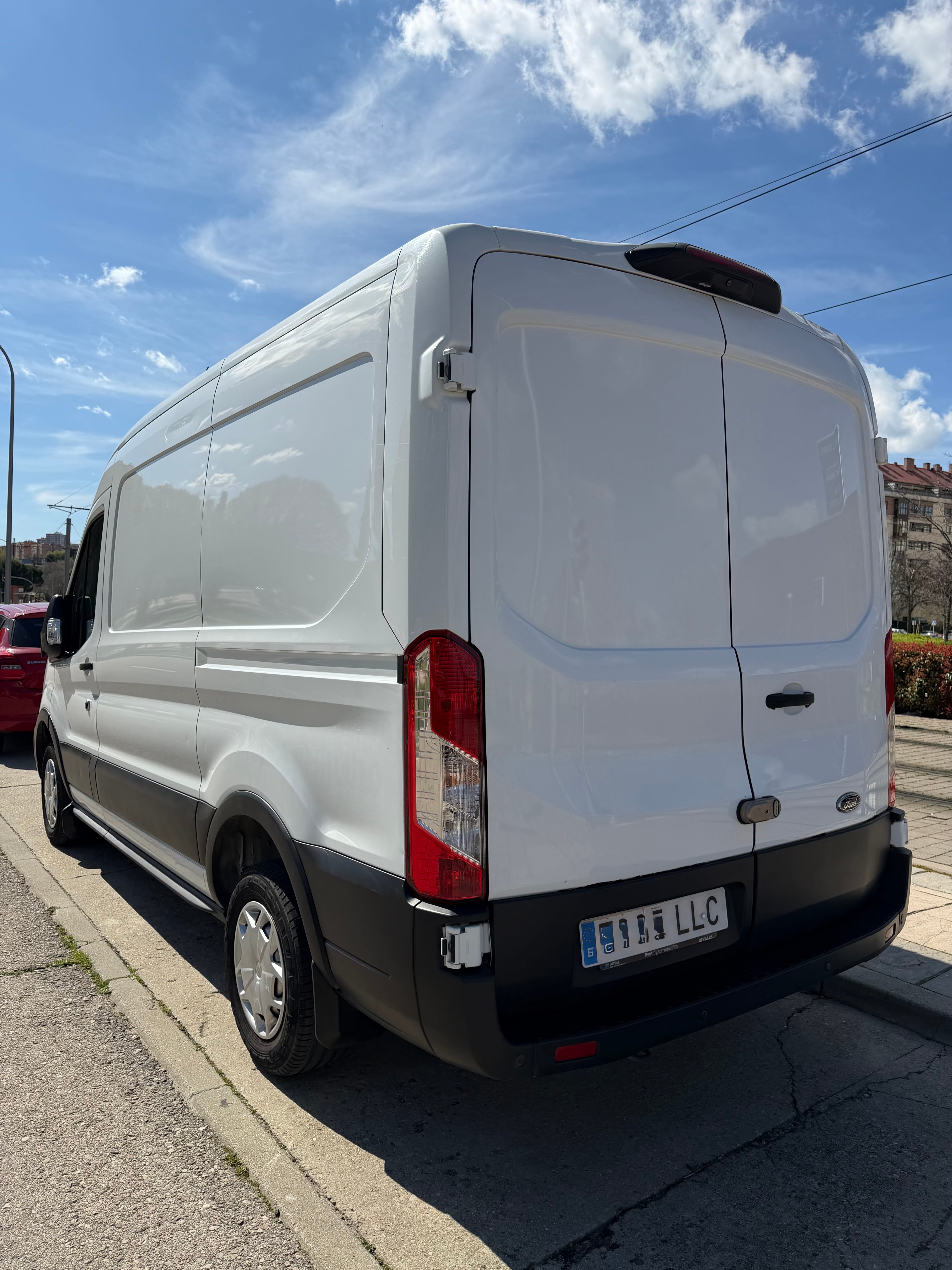 Ford Transit 250 mit Klimaanlage