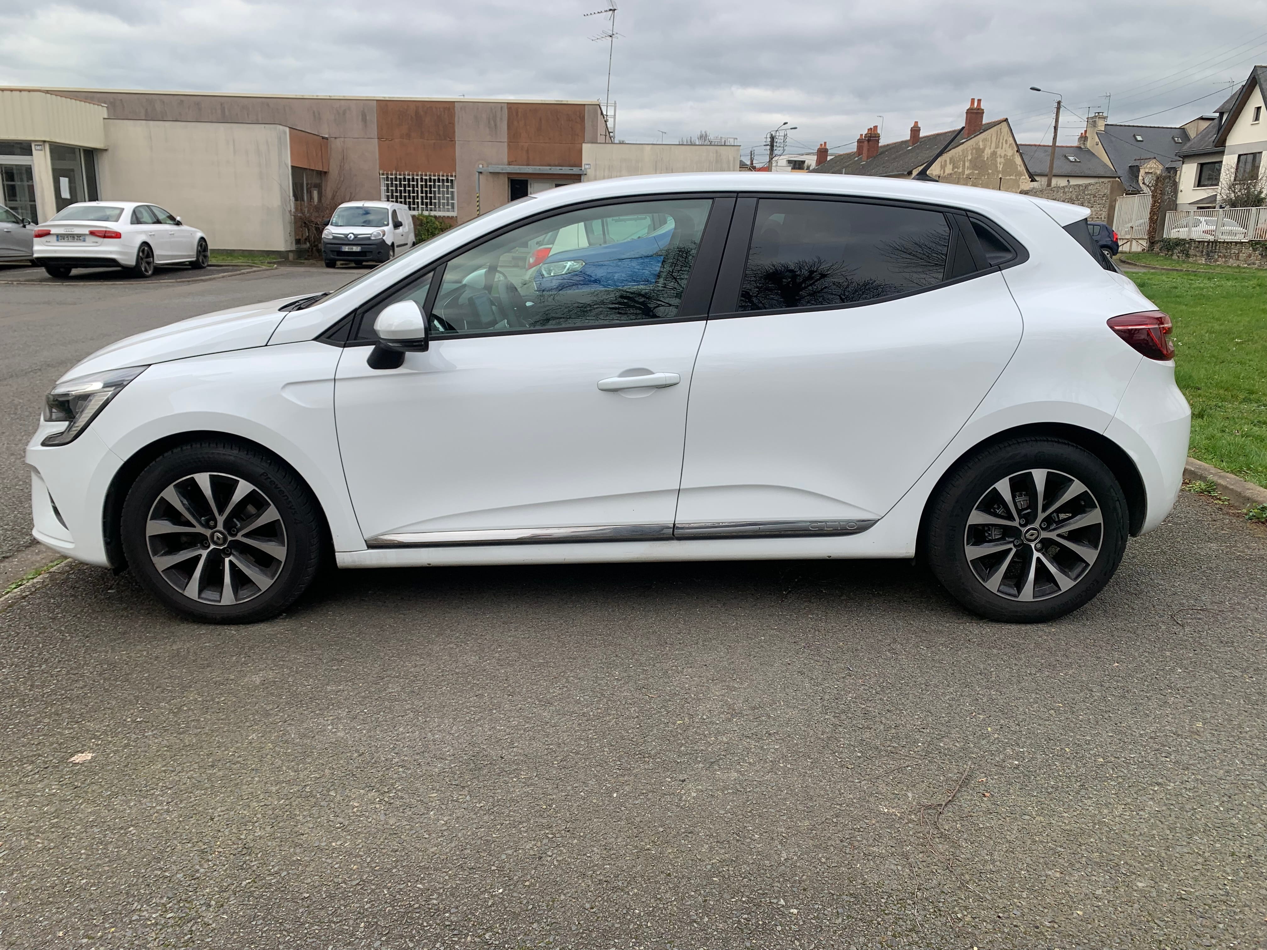 Renault Clio with Air conditioning