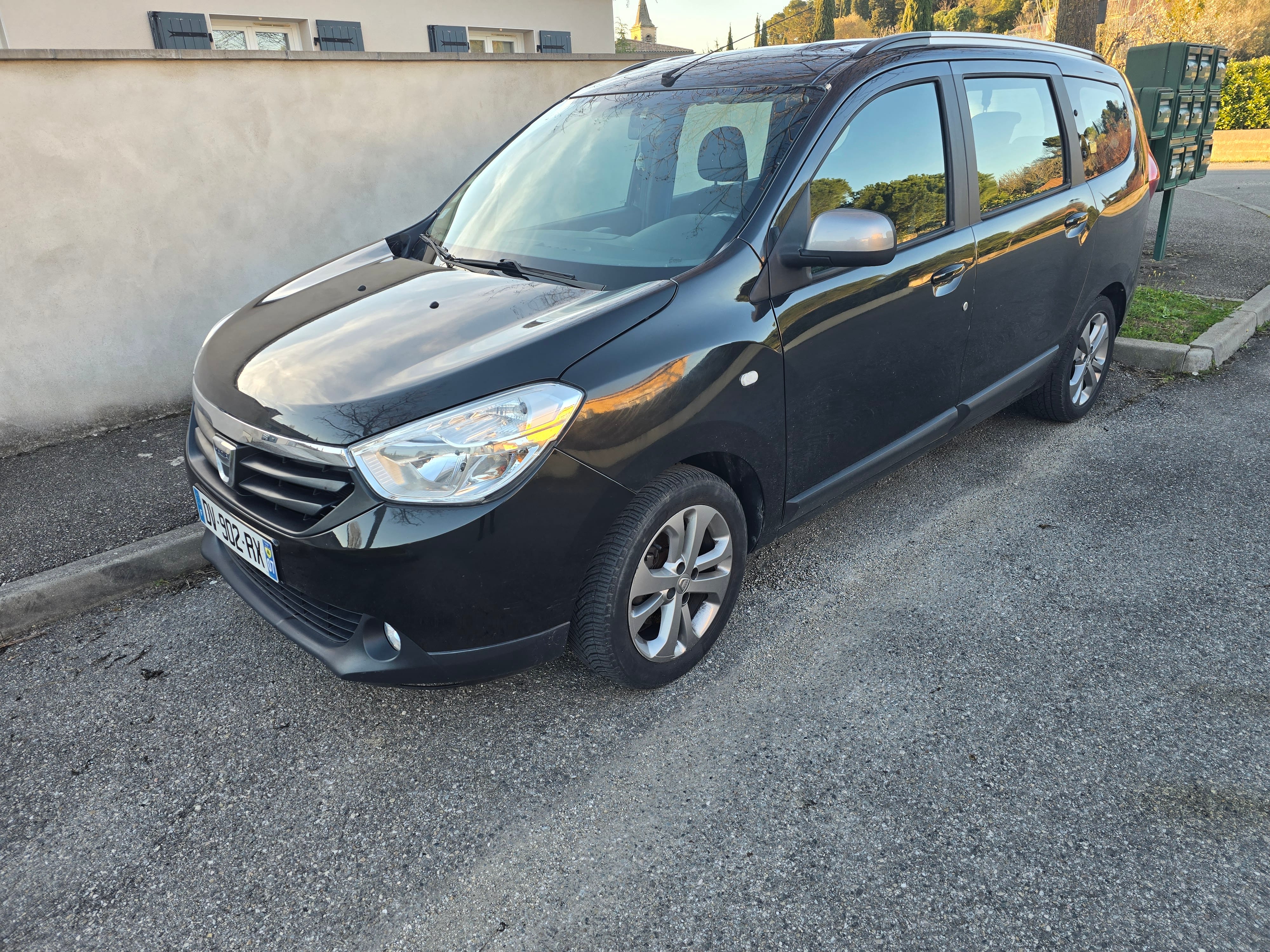 Dacia Lodgy, 2015, Essence 95, 7 places
