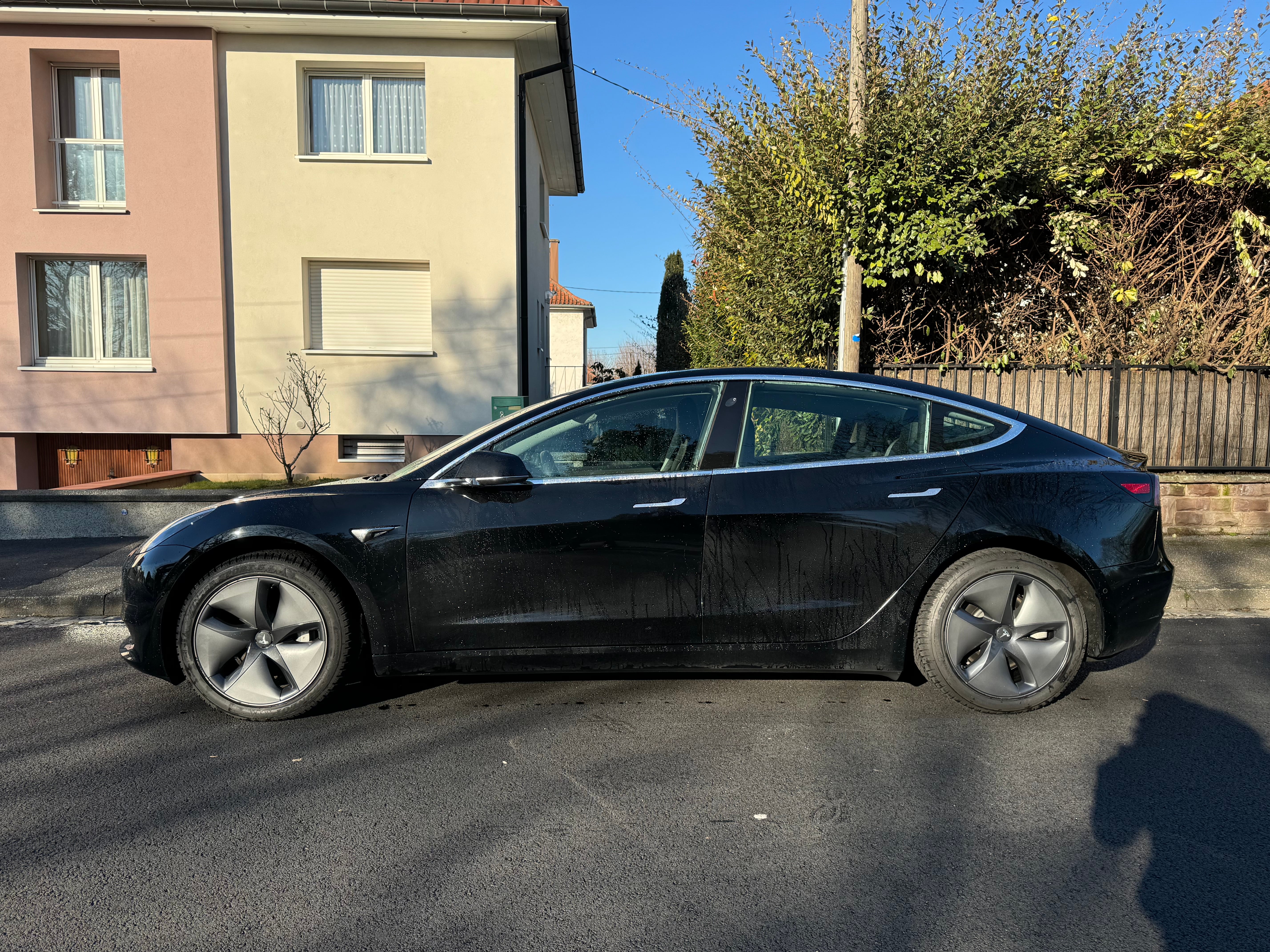 Tesla Model 3 Standard Range Plus avec Climatisation