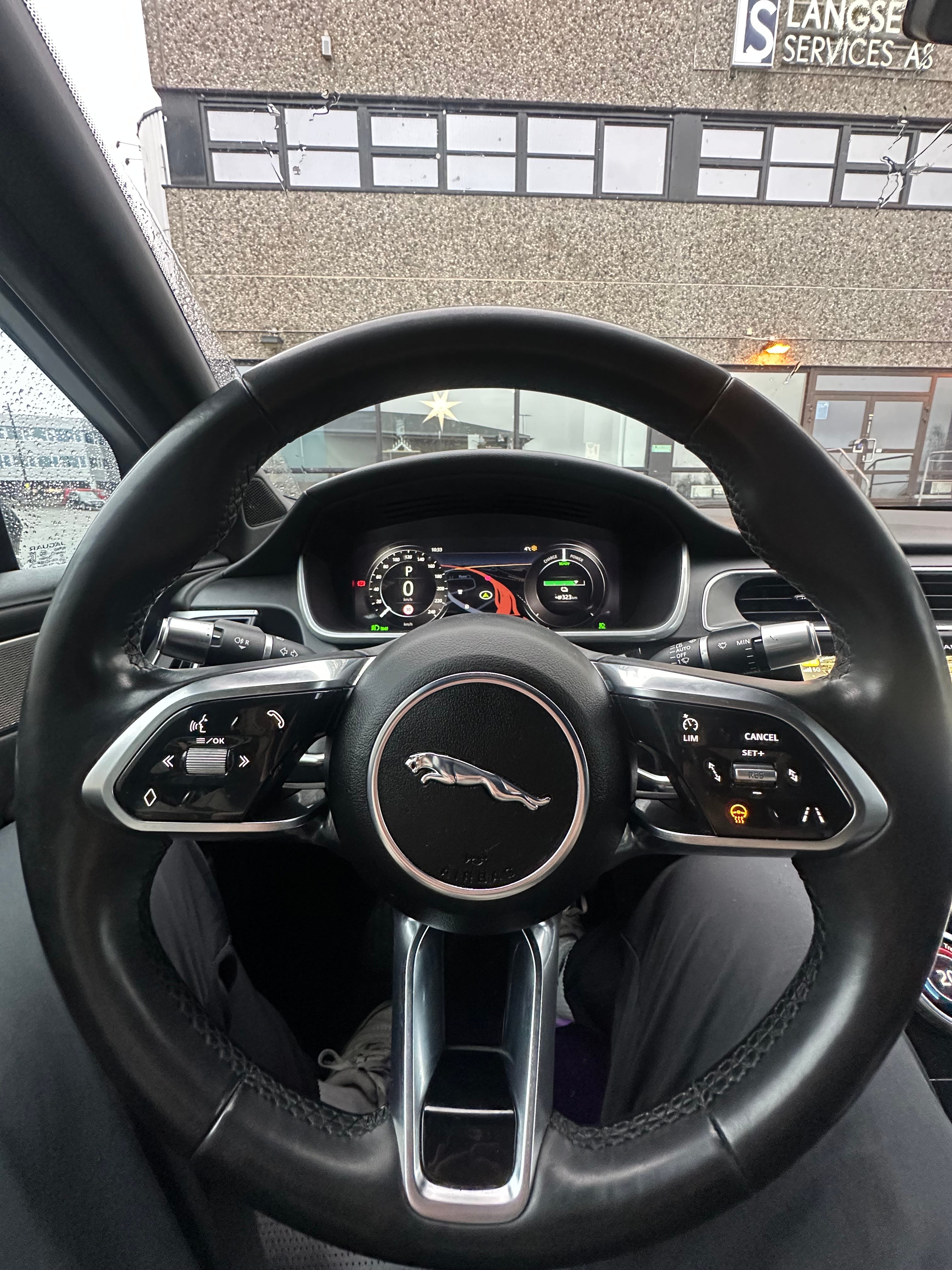Jaguar I-Pace EV400 HSE mit 4-Rad-Antrieb