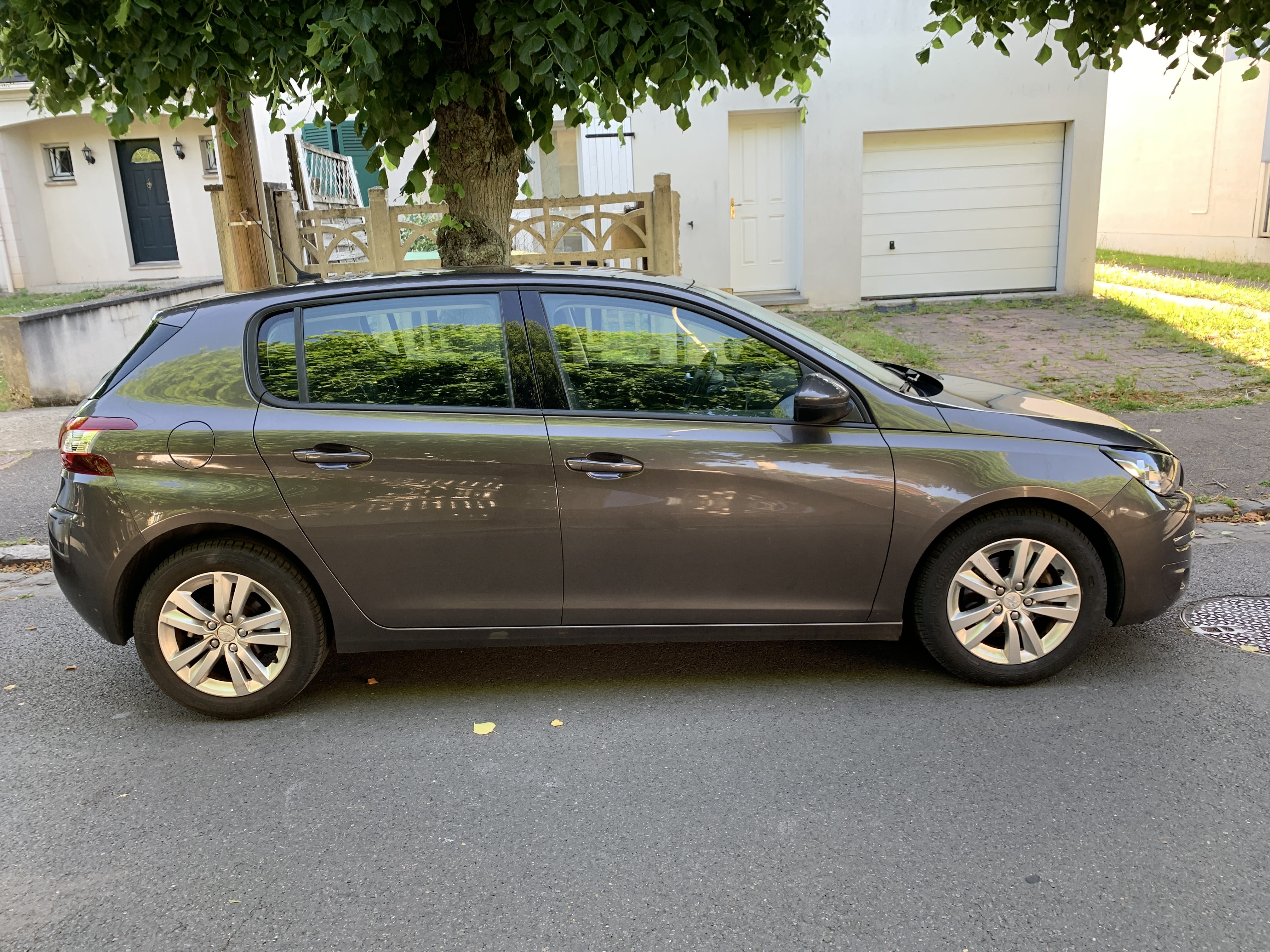 Peugeot 308 avec GPS