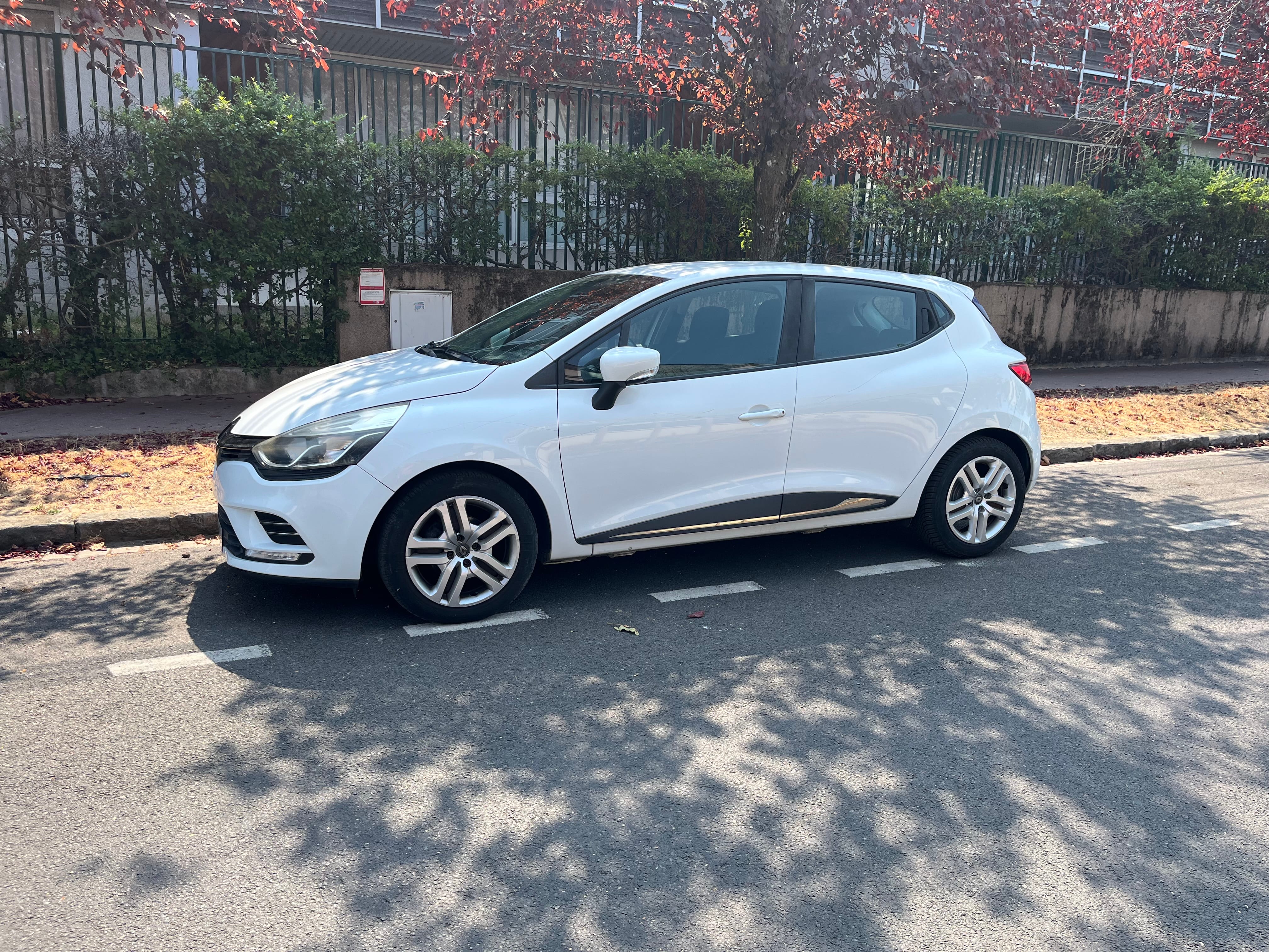 Renault Clio 4 . 90ch  essence avec Climatisation