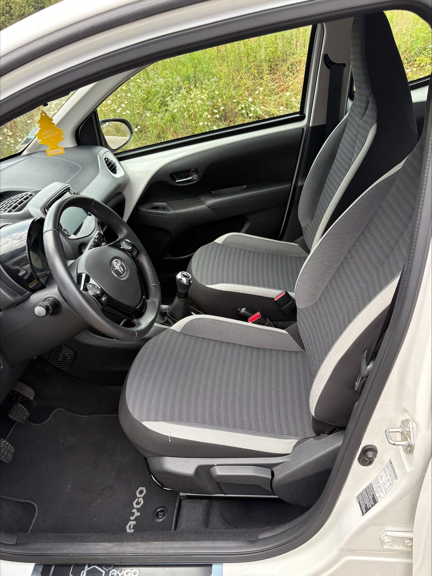 Toyota Aygo II 1,0 X-PLAY Eco, CarPlay, Caméra de recul avec Entrée audio / iPod