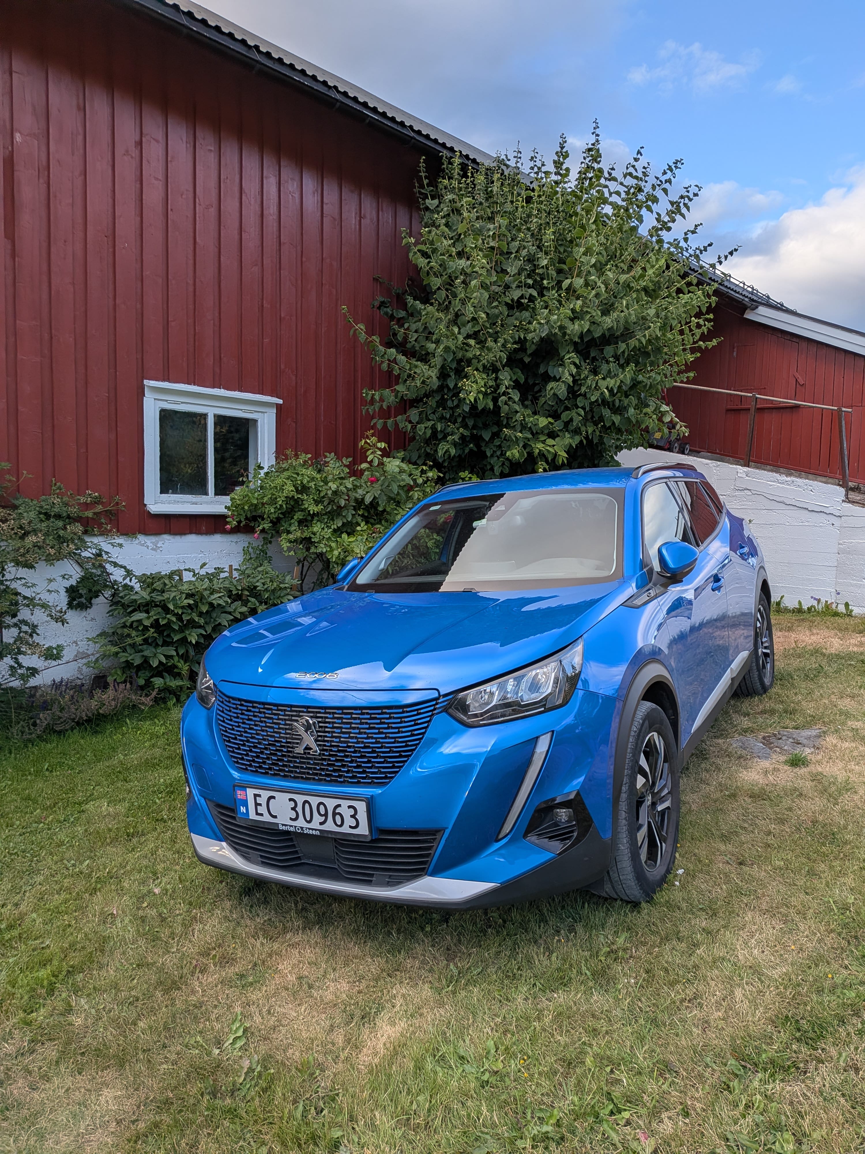 Peugeot e-2008 with Android Auto