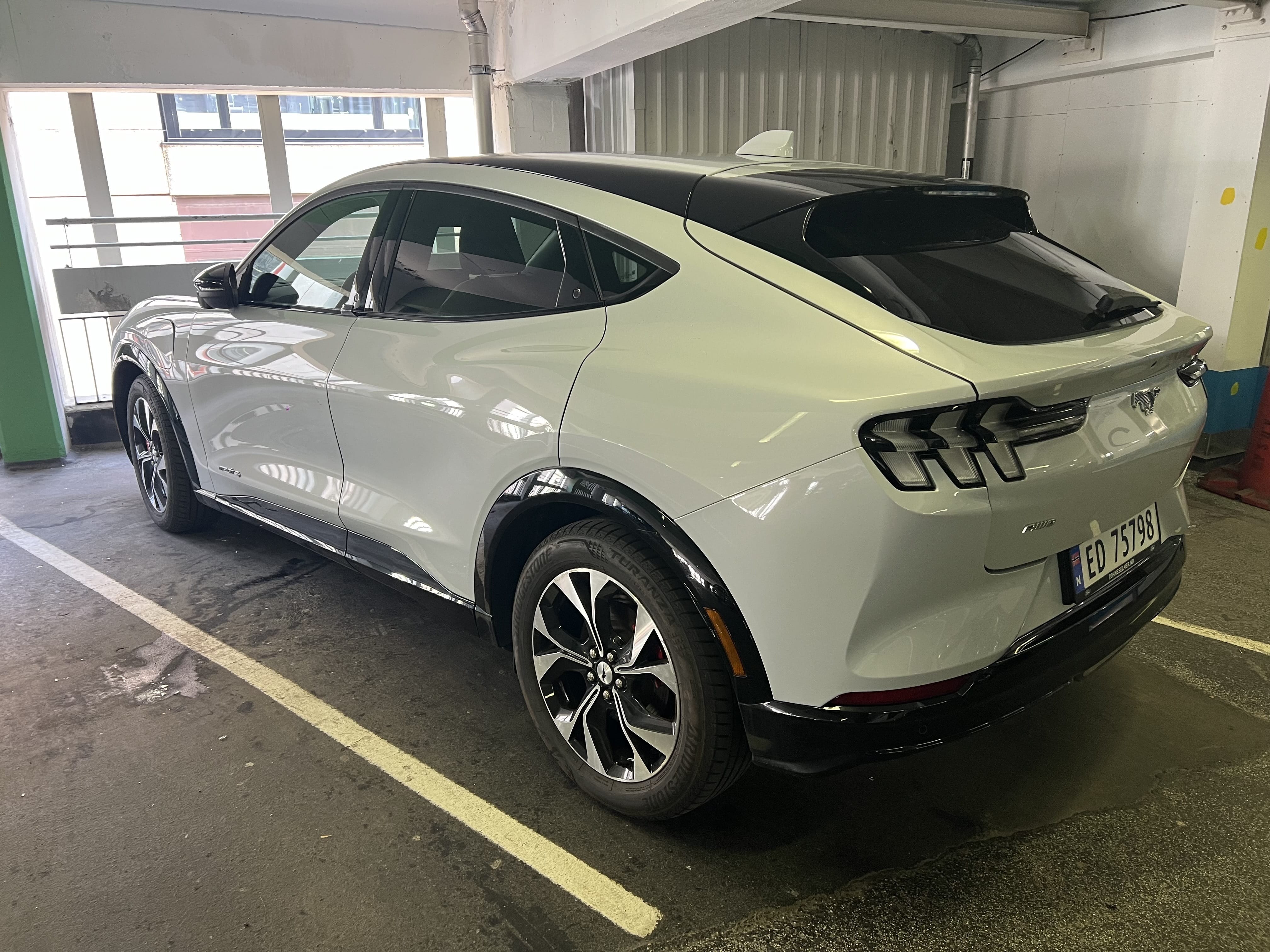 Ford Mustang Mach-E AWD with Air conditioning