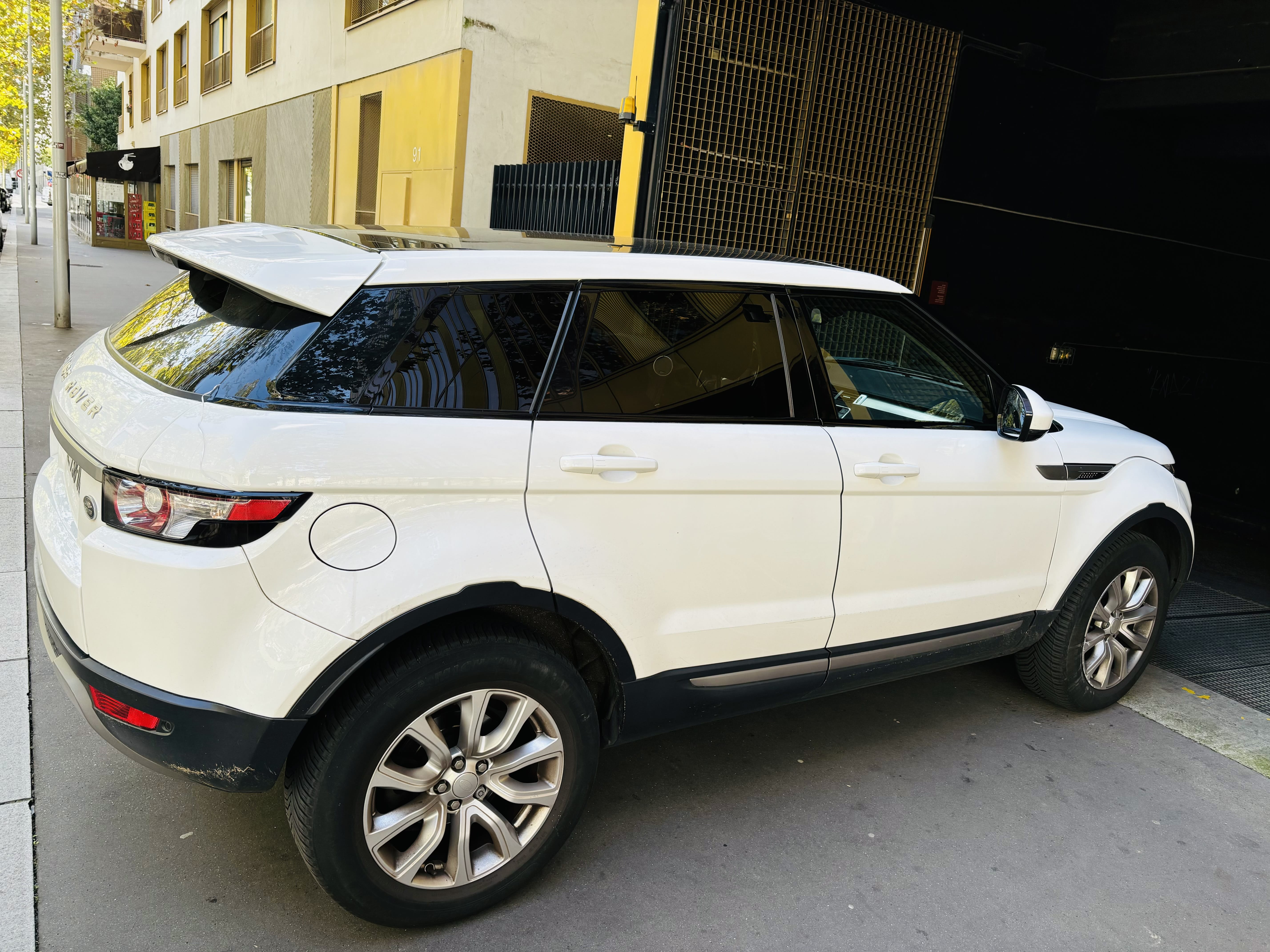 Land-Rover Range Rover Evoque avec Quatre roues motrices