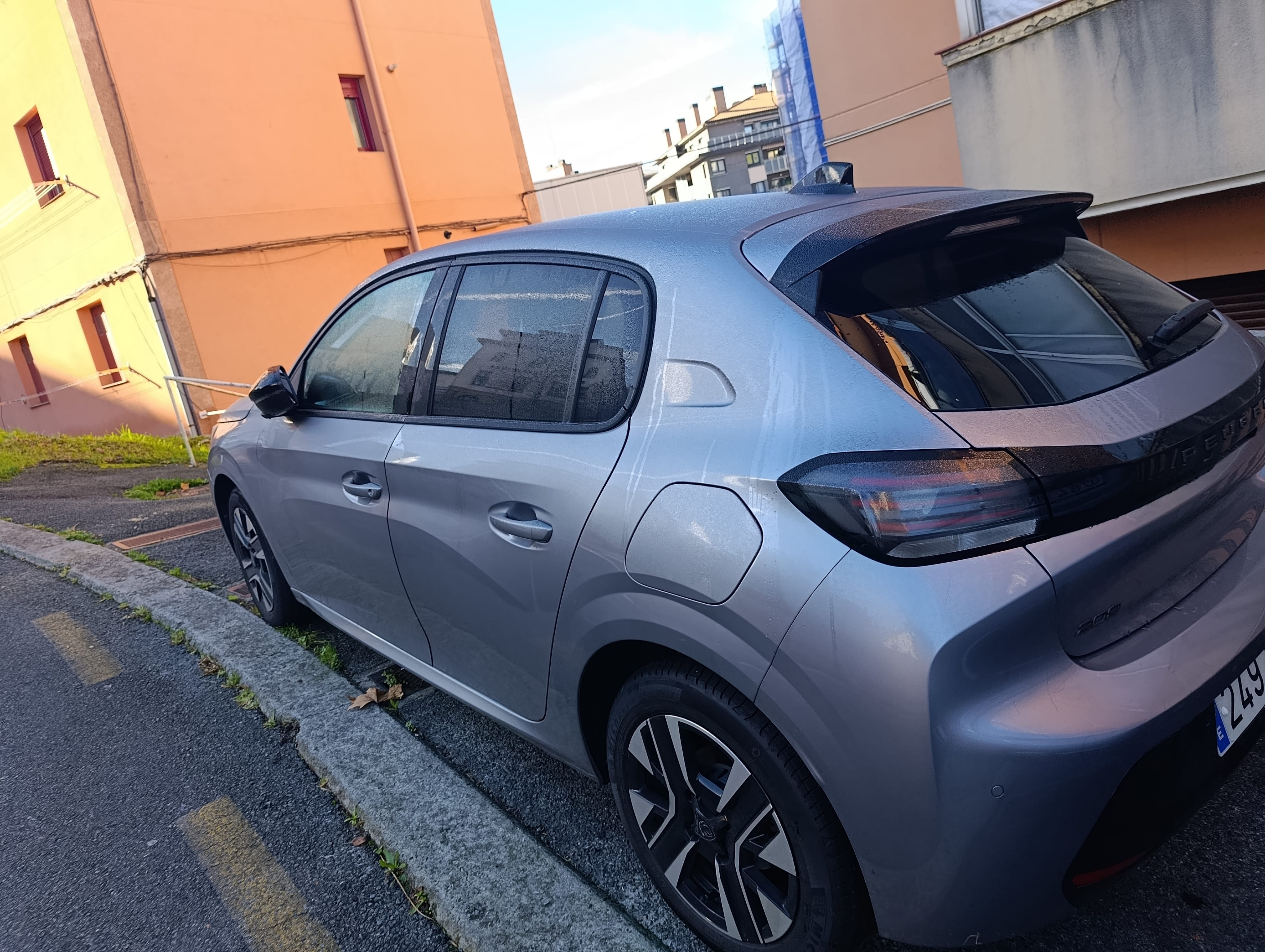 Peugeot 208 con Aire acondicionado