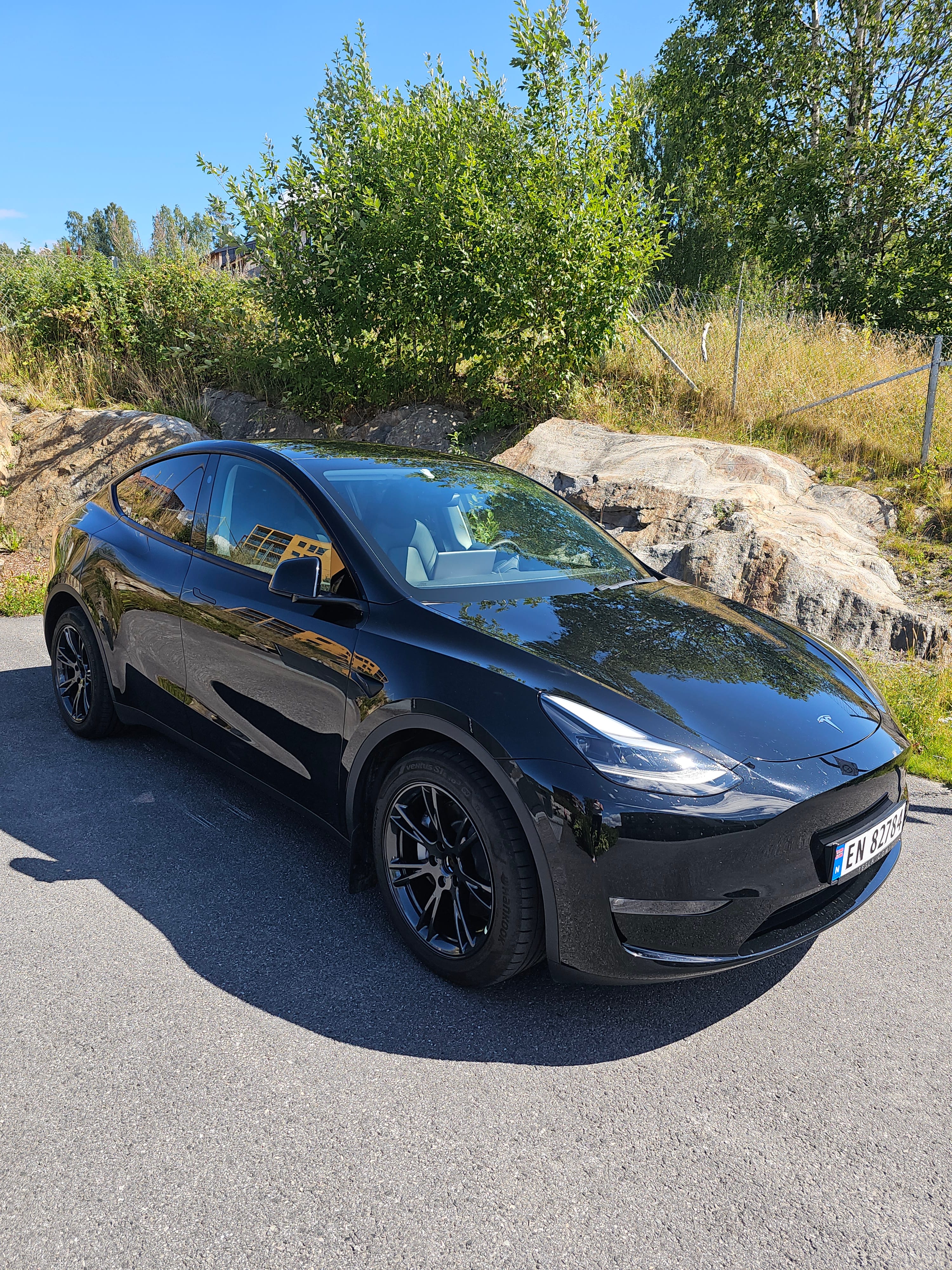 Tesla Model Y Long Range med Dashcam