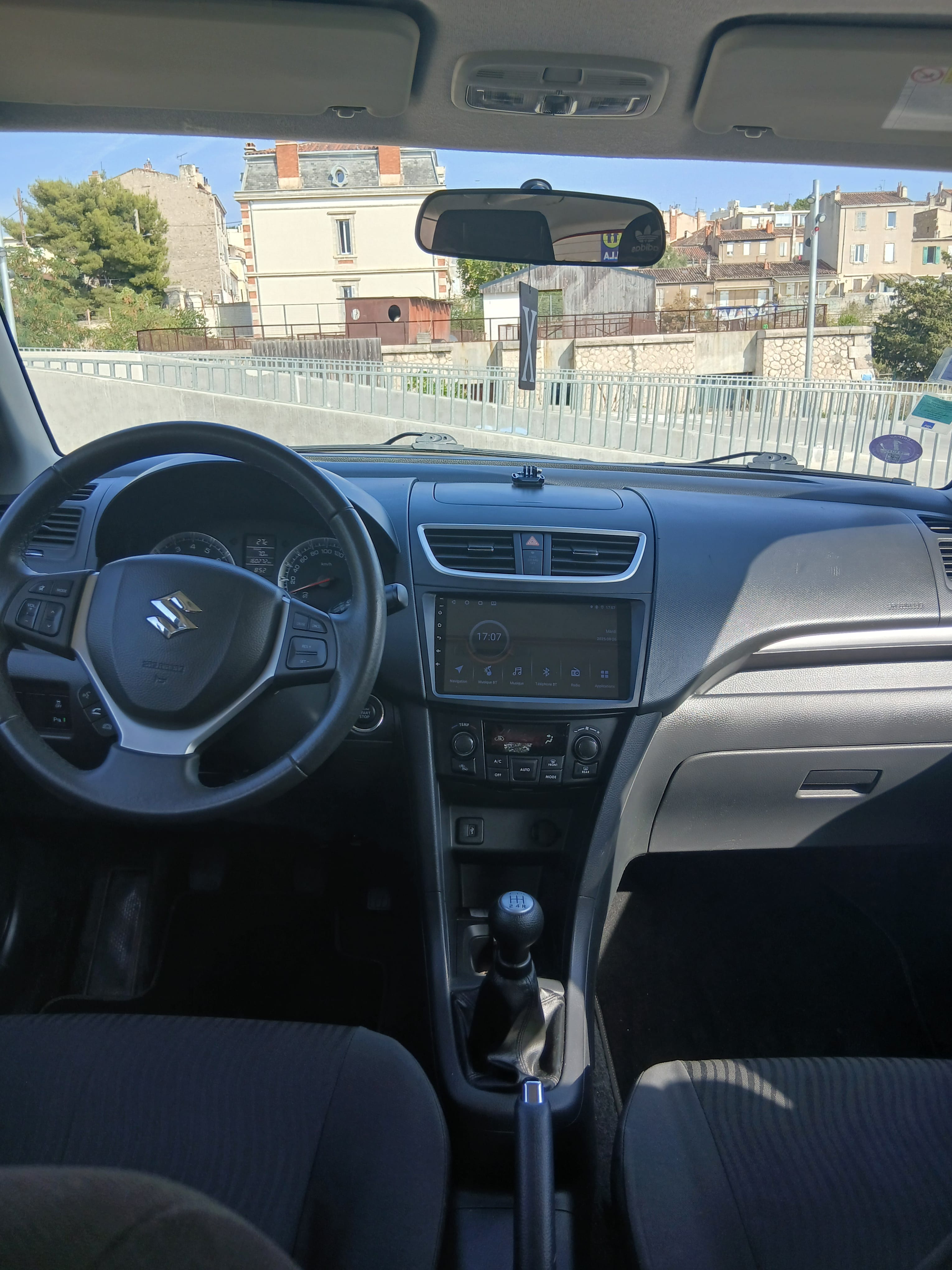 Suzuki Swift avec Régulateur de vitesse